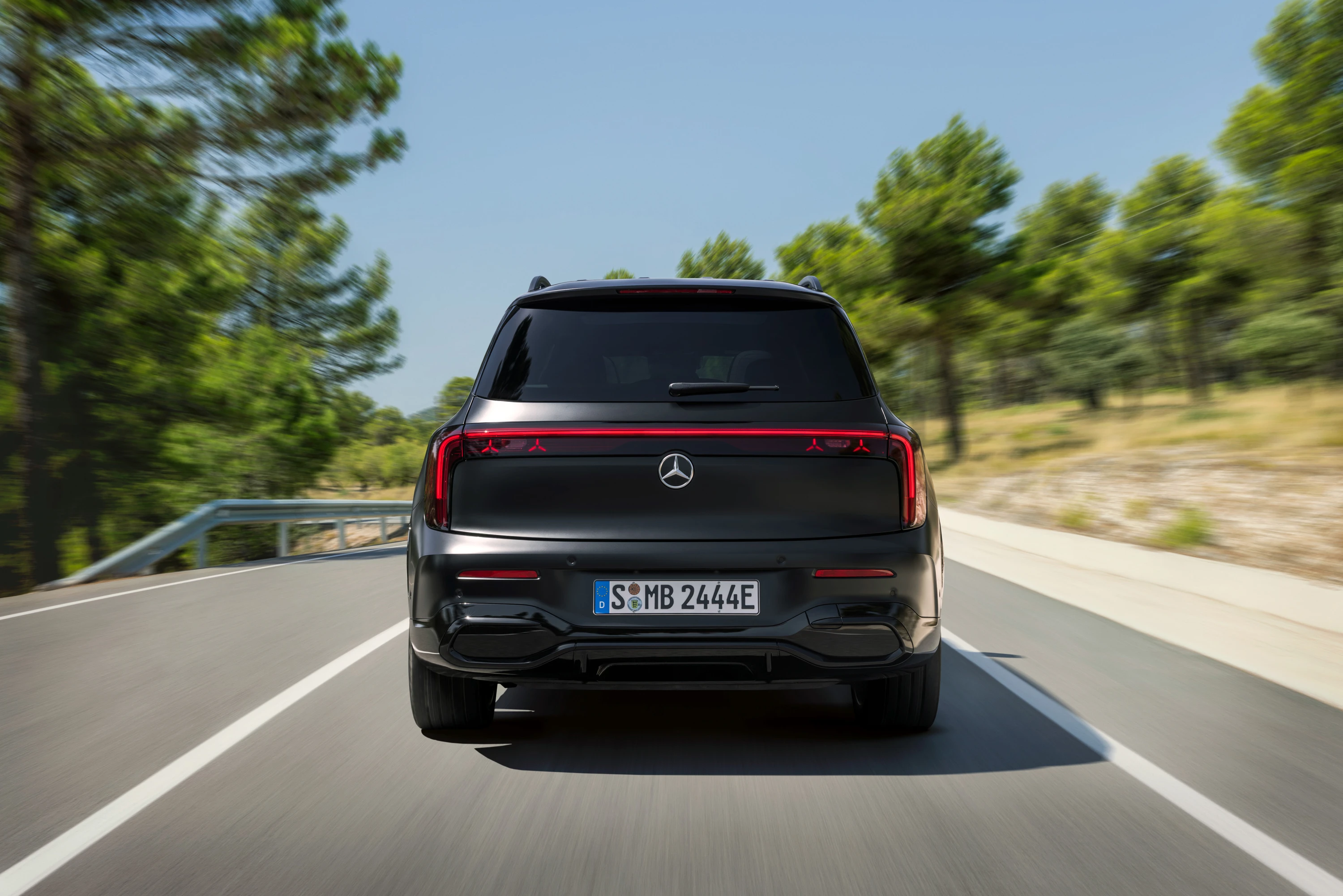 Mercedes GLB 250+ exterior view