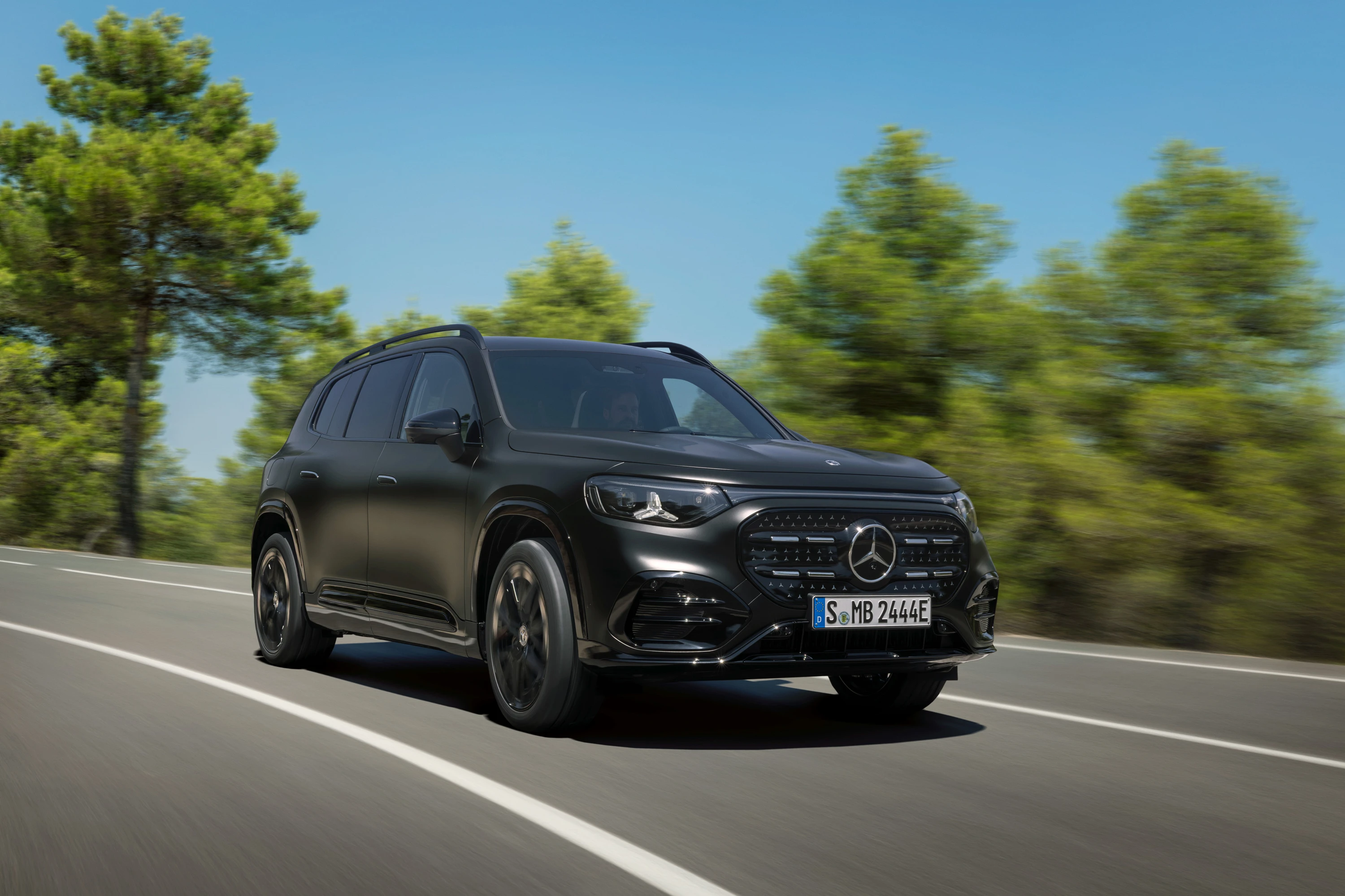 Mercedes GLB 250+ exterior view
