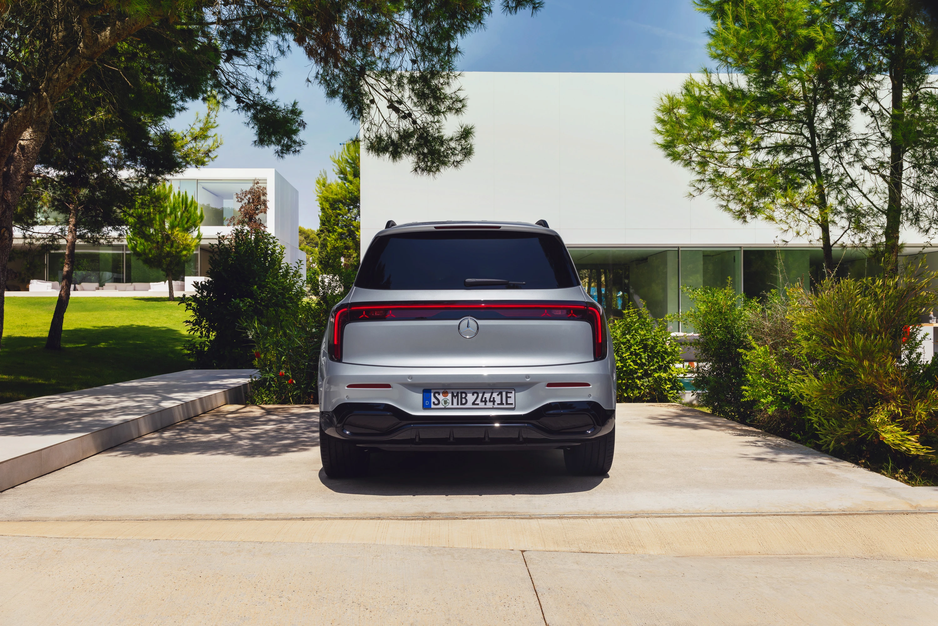 Mercedes GLB 250+ exterior view