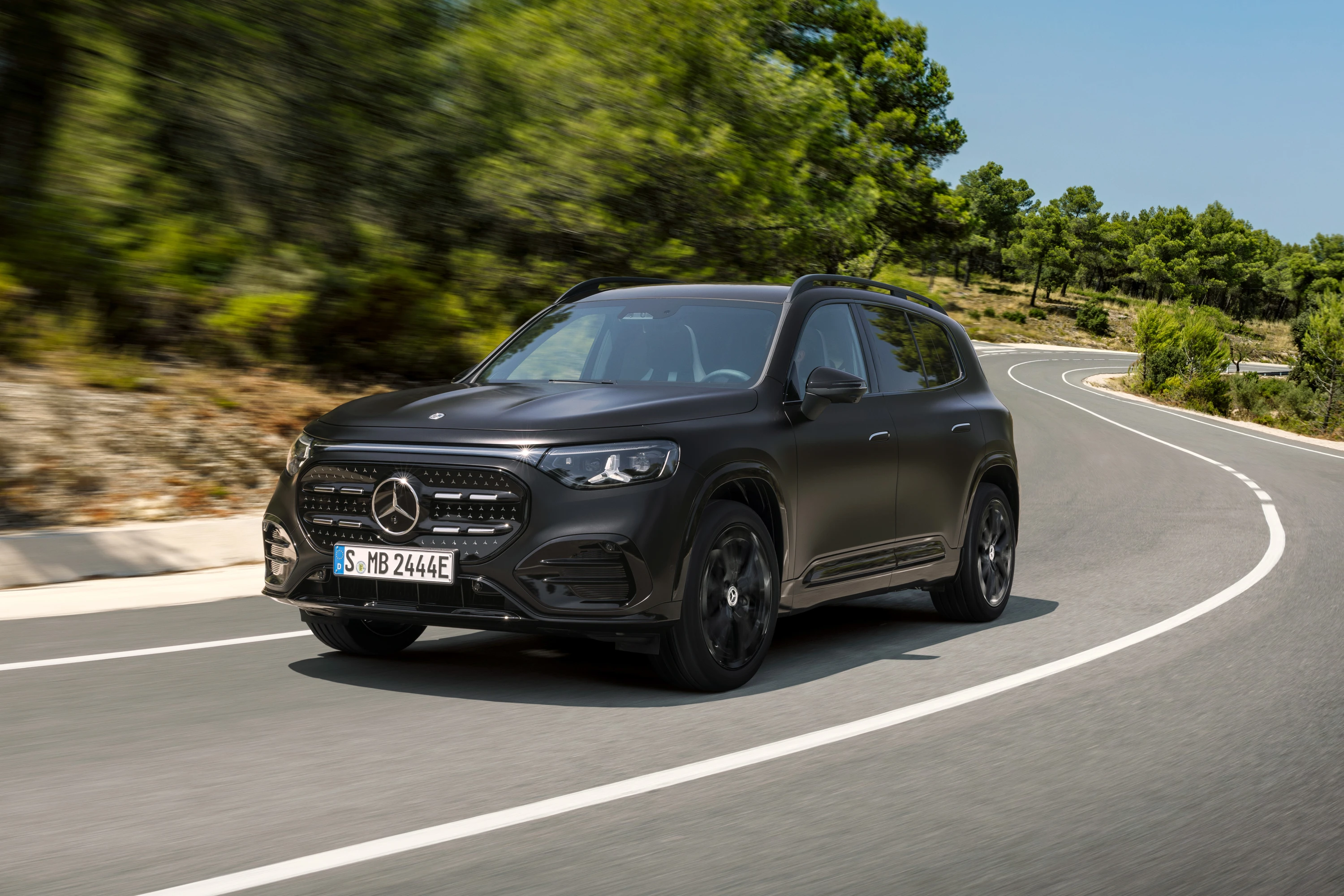 Mercedes GLB 250+ exterior view