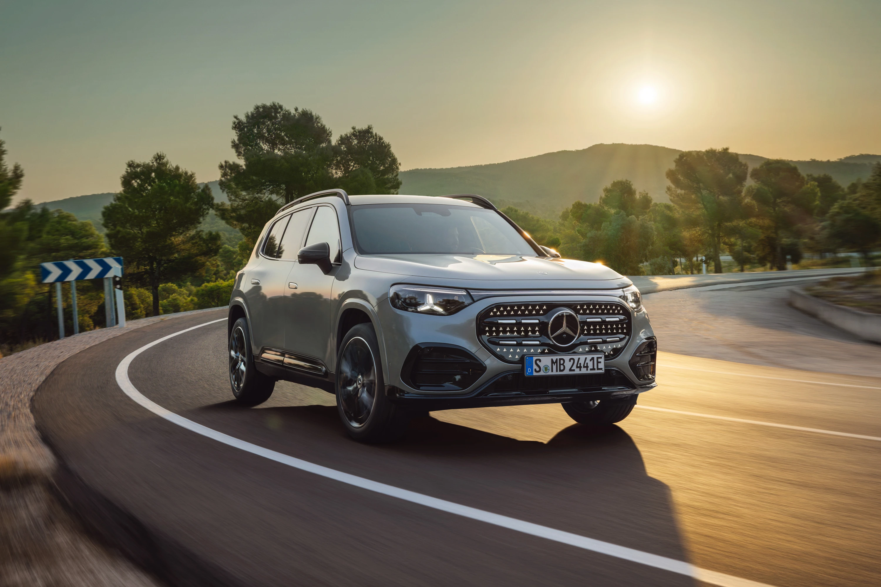 Mercedes GLB 250+ exterior view