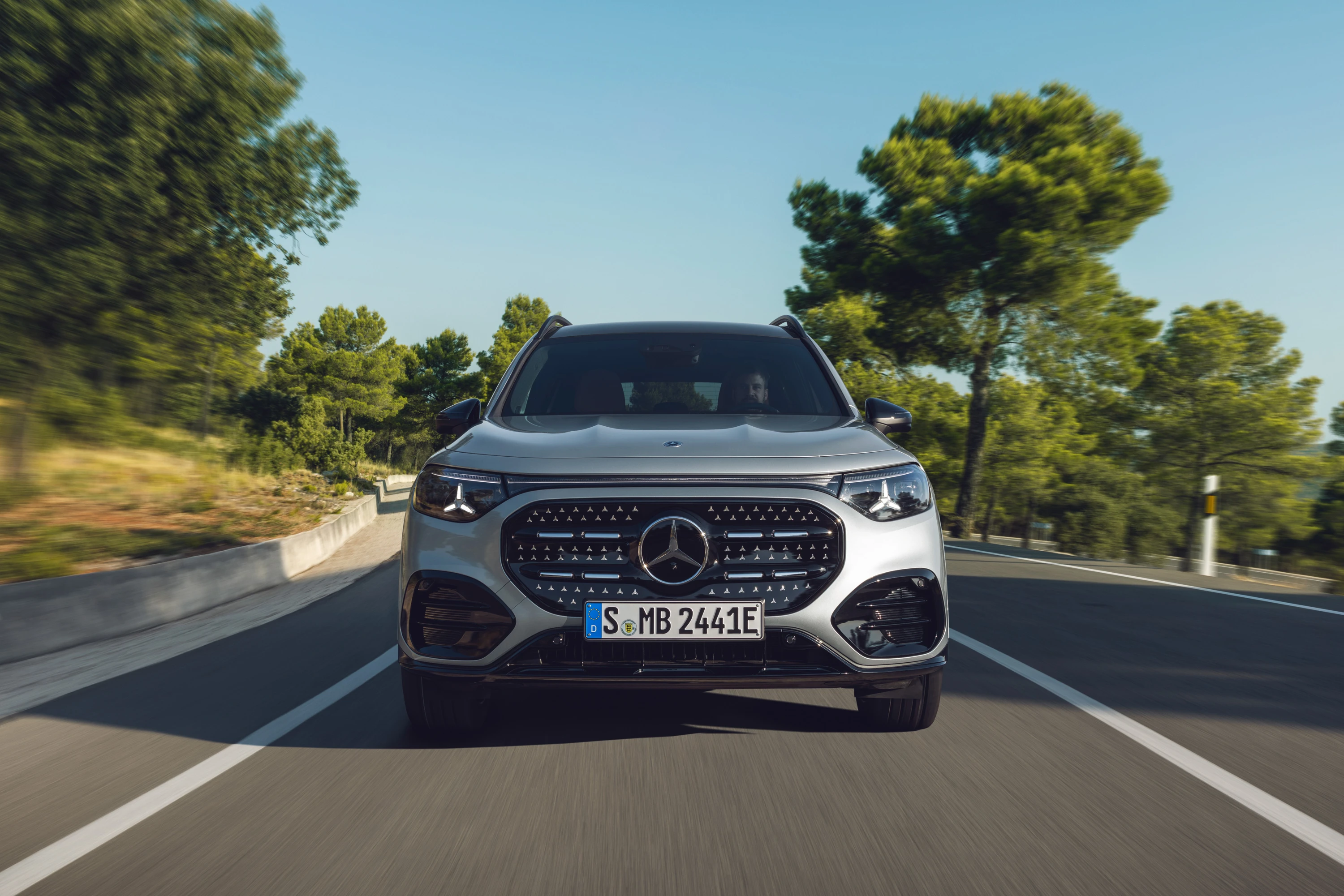 Mercedes GLB 250+ exterior view