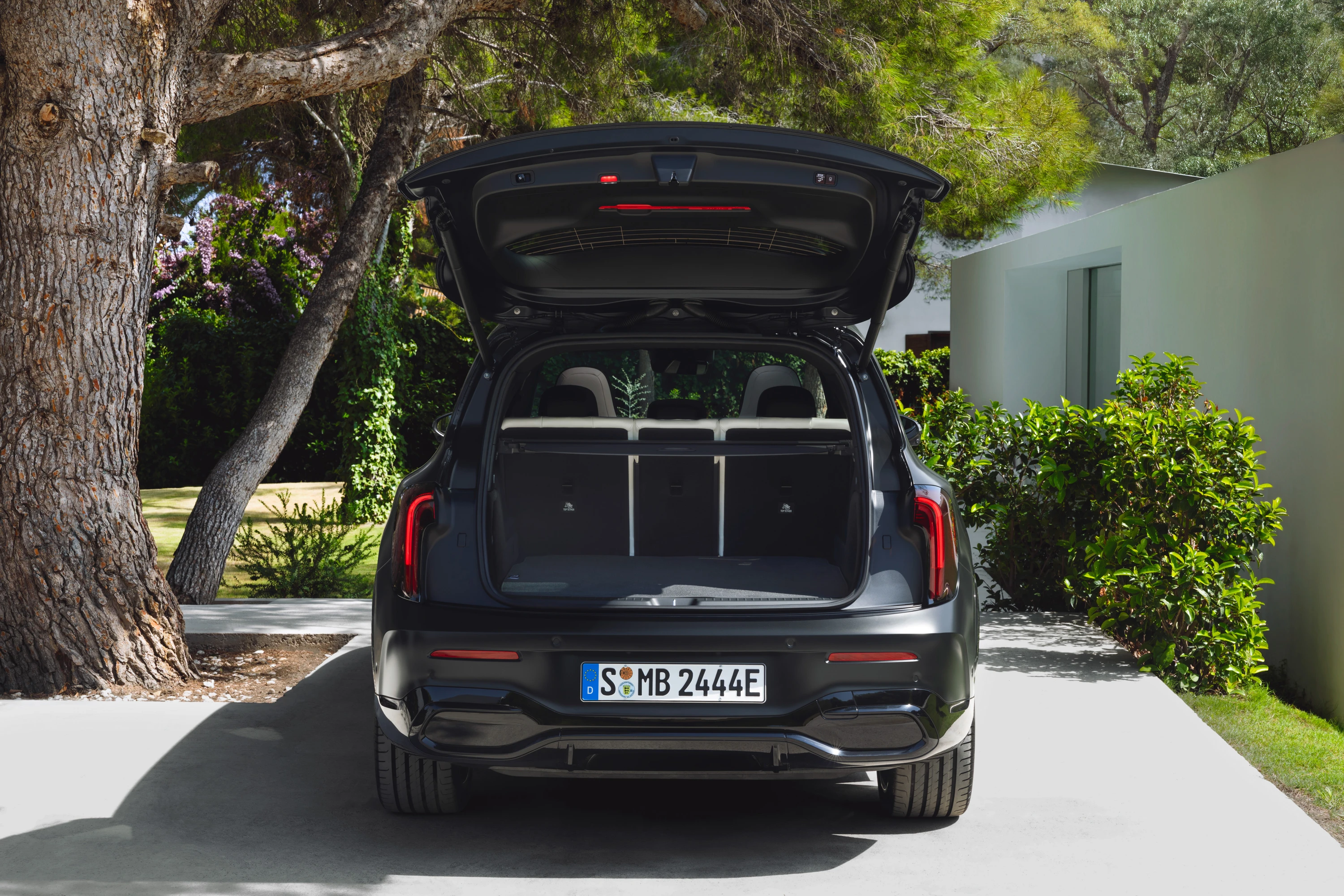Mercedes GLB 250+ exterior view