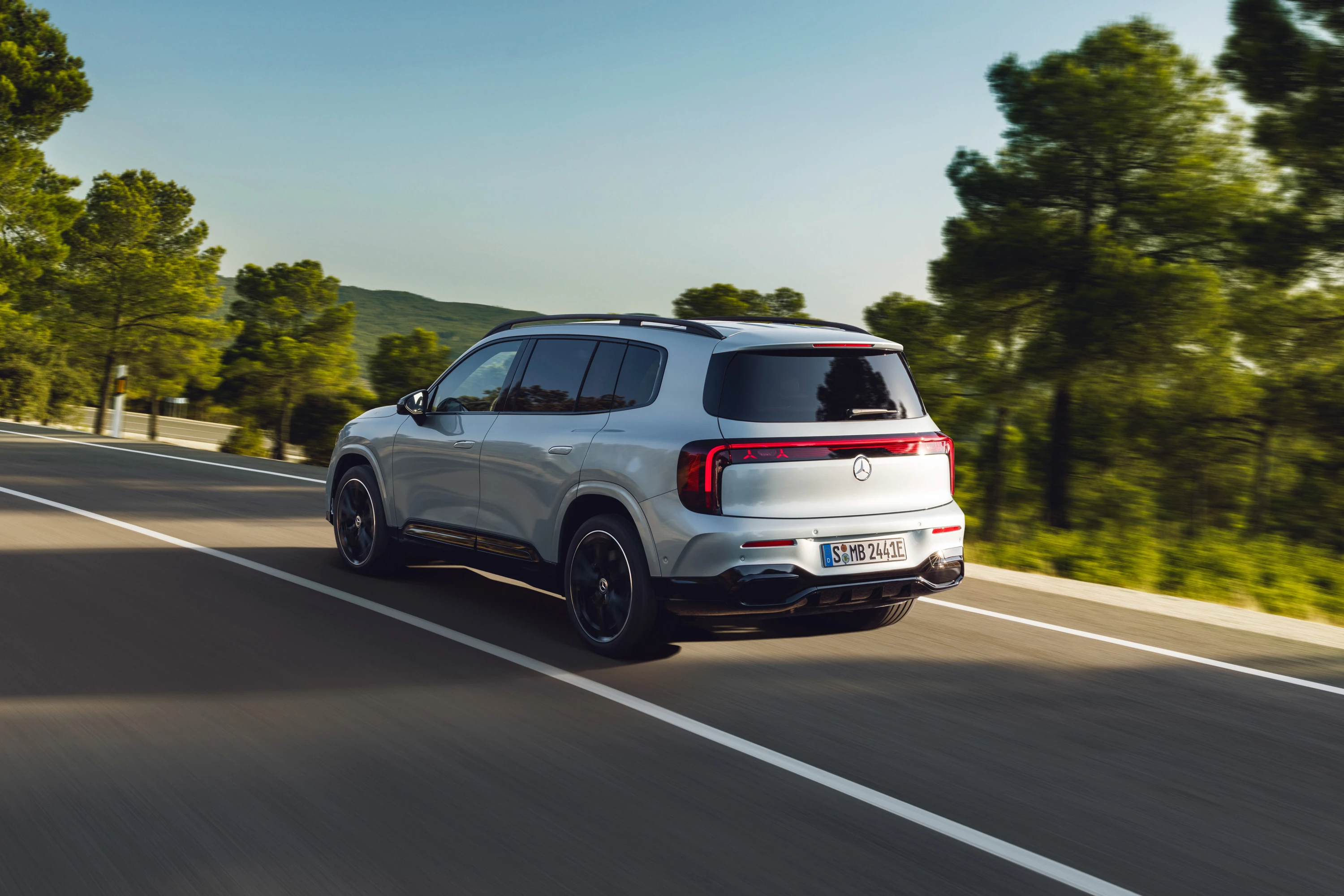 Mercedes GLB 250+ exterior view