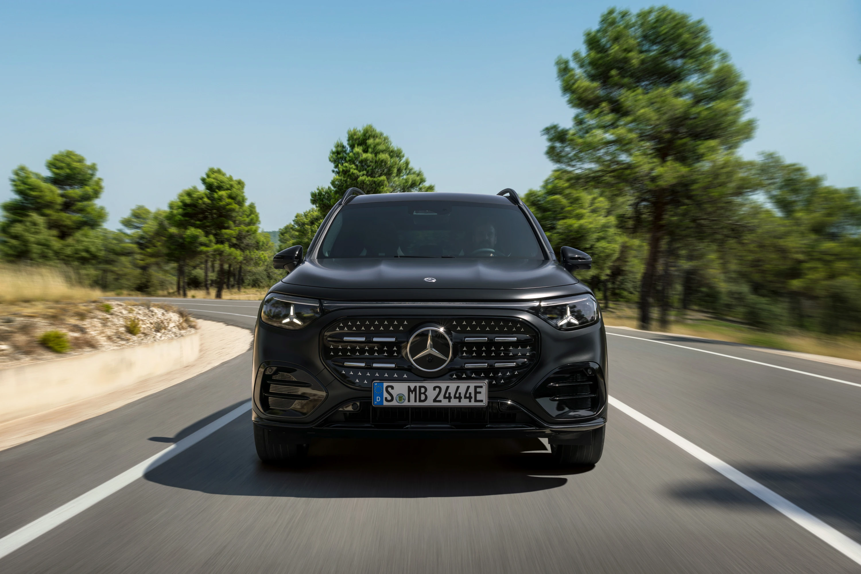 Mercedes GLB 250+ exterior view