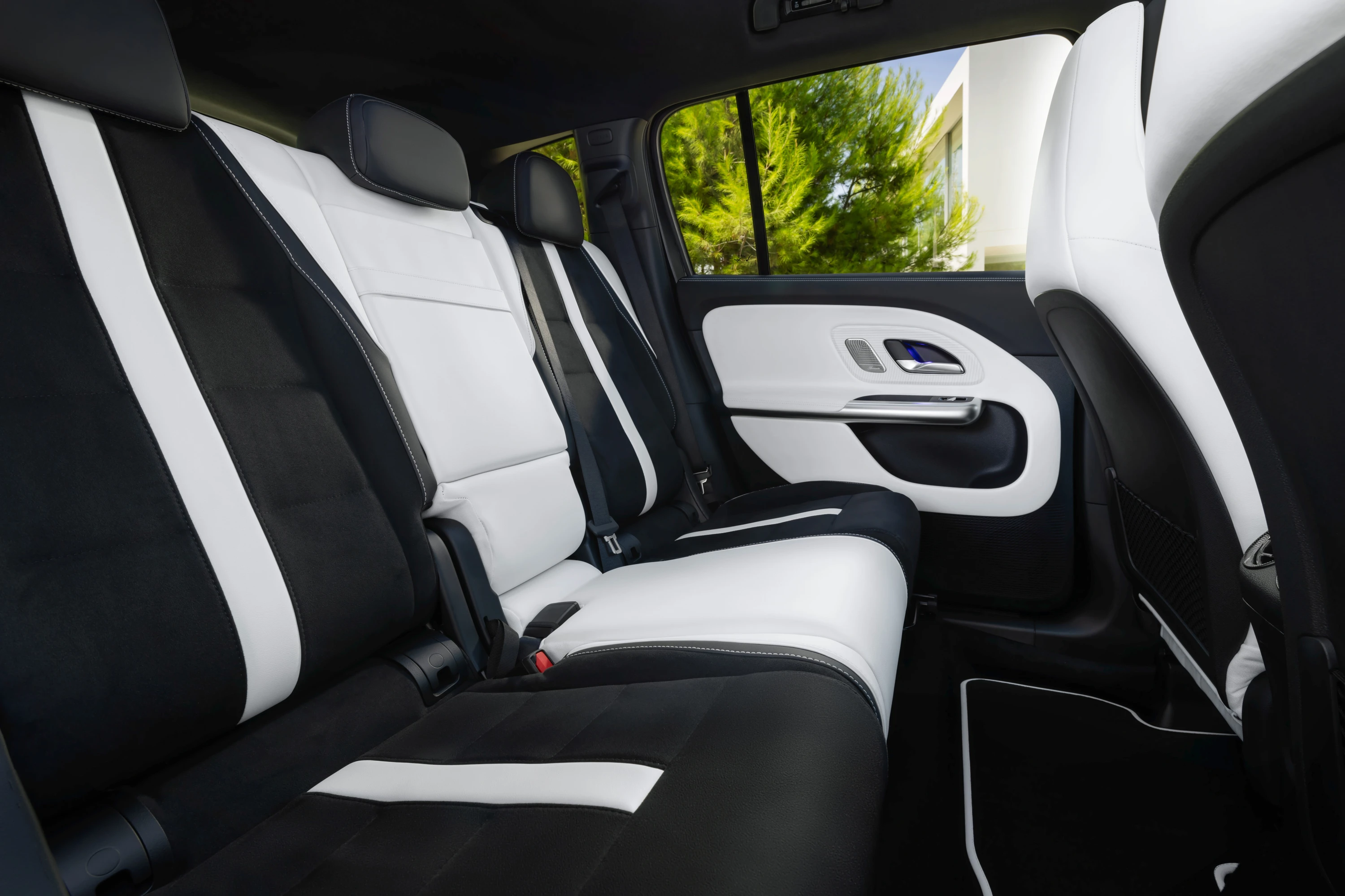 Mercedes GLB 250+ secondrowseats view