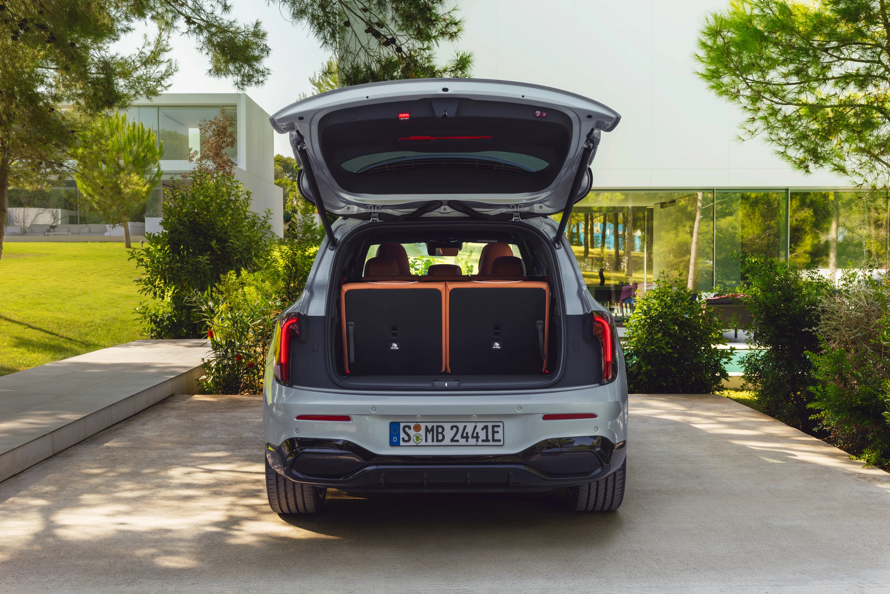 Mercedes GLB 350 4MATIC trunk view