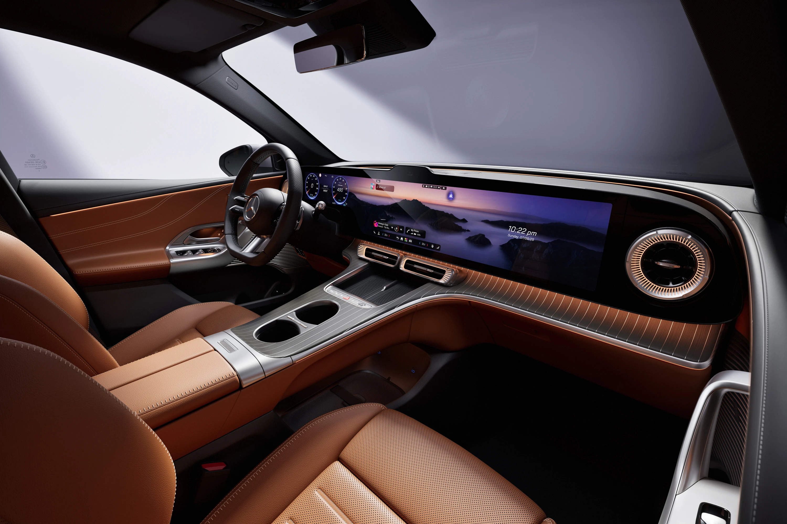 Mercedes GLC 400 4Matic screens view