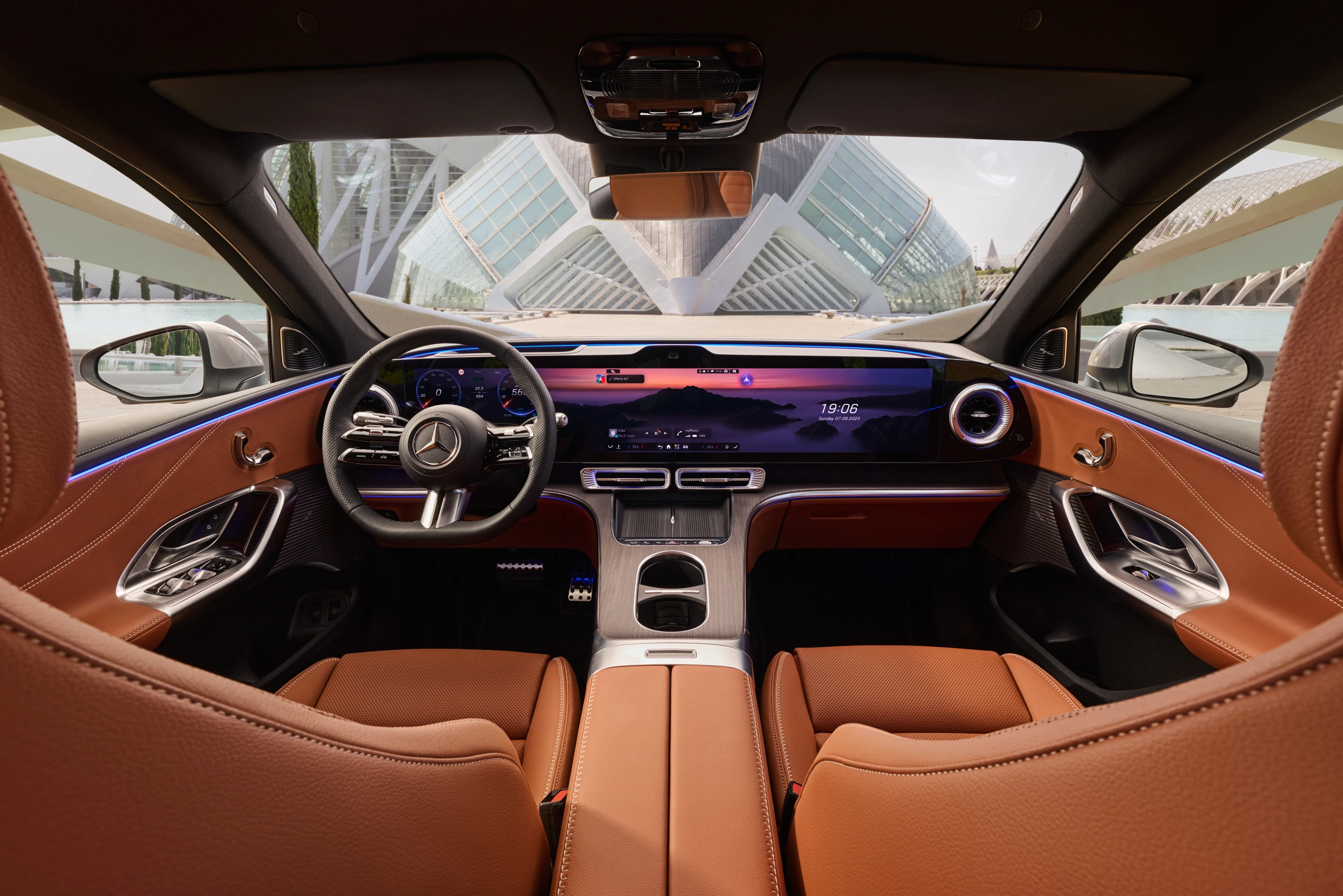 Mercedes GLC 400 4Matic interior view