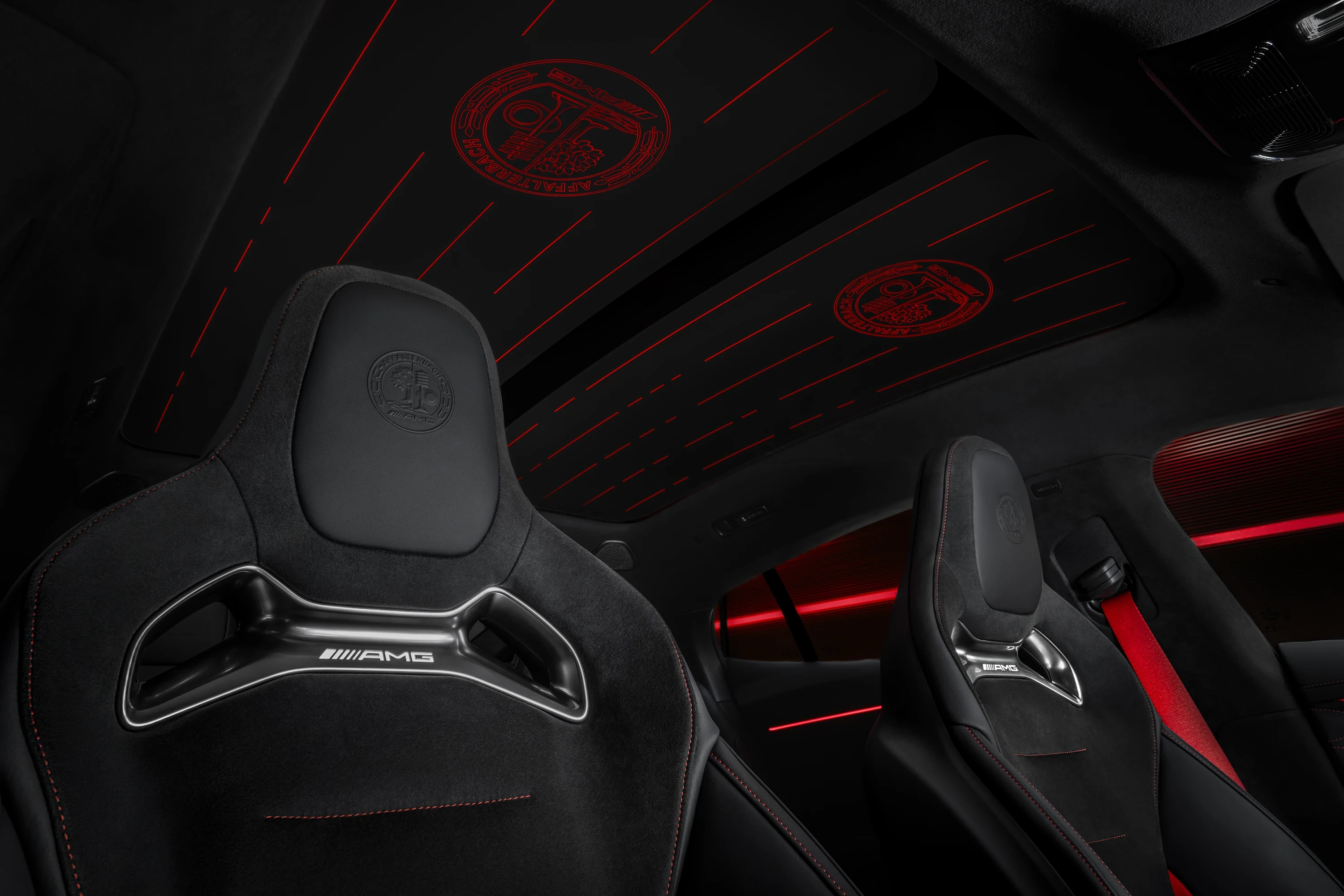 Mercedes GT 53 4-Door Coupé 4MATIC+ frontseats view