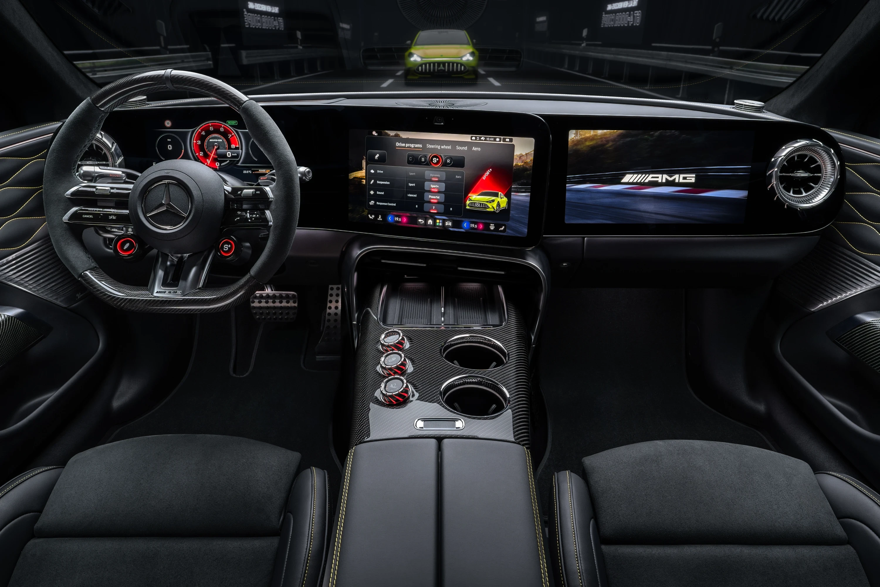 Mercedes GT 63 4-Door Coupé 4MATIC+ screens view
