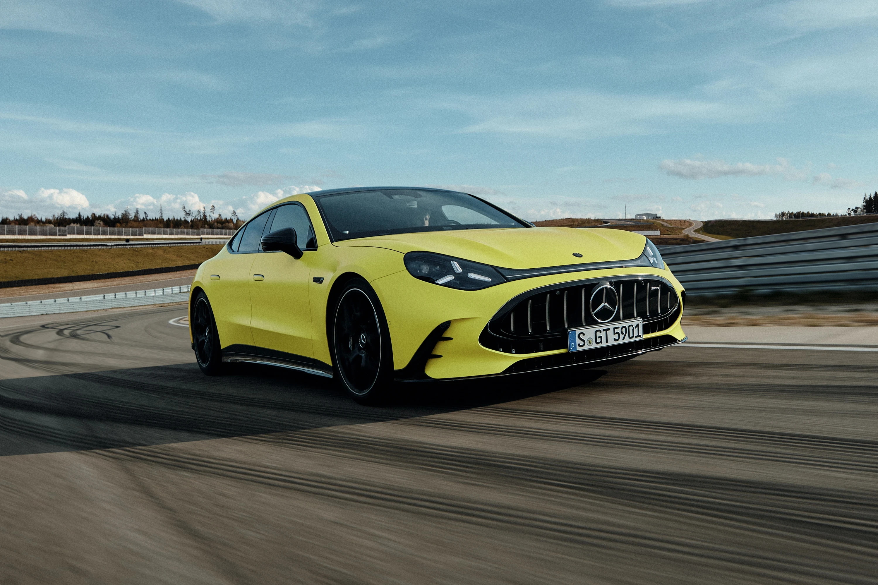Mercedes GT 63 4-Door Coupé 4MATIC+ dynamic view