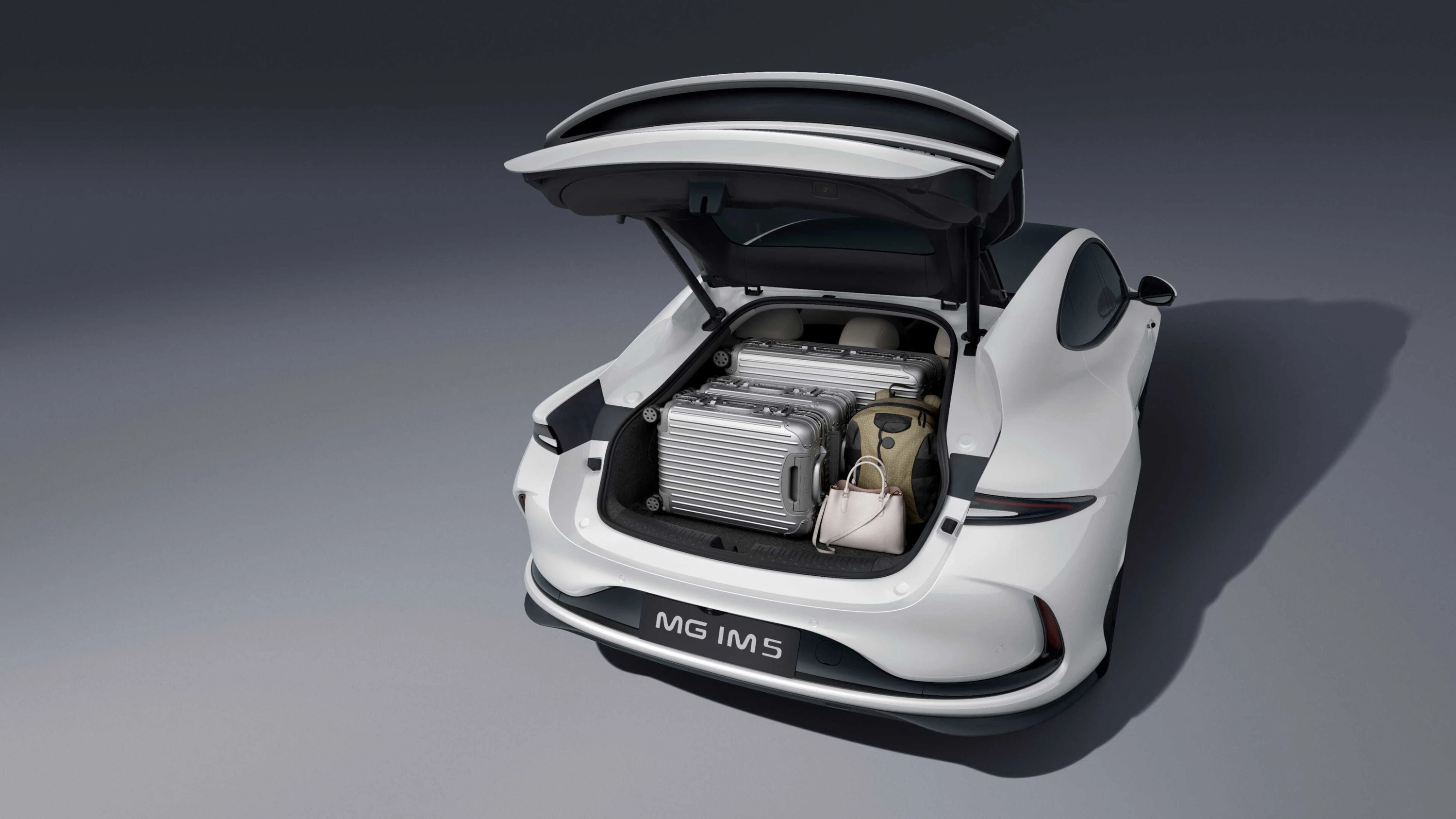 MG IM5 Long Range trunk view