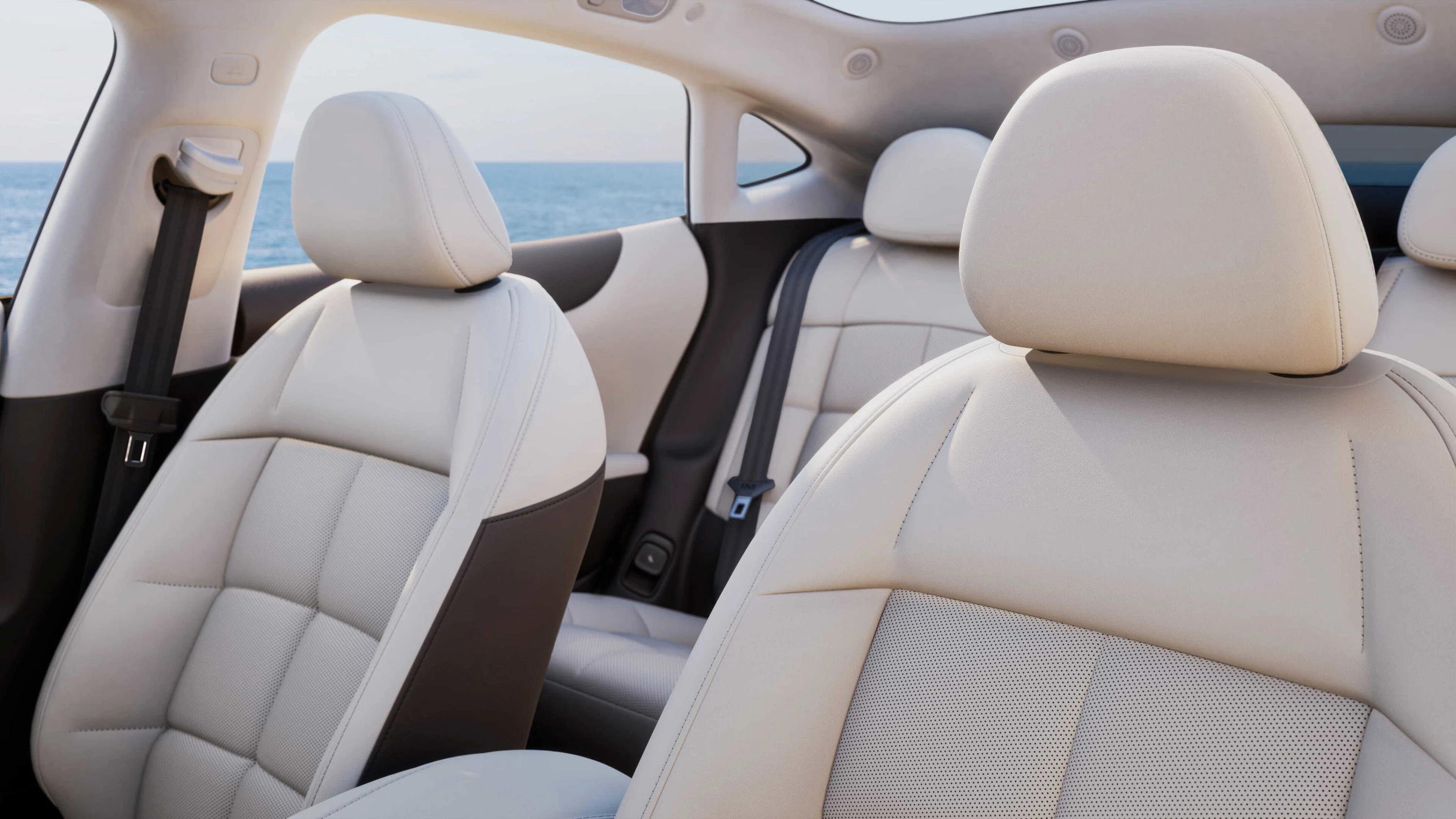 MG IM5 Long Range frontseats view