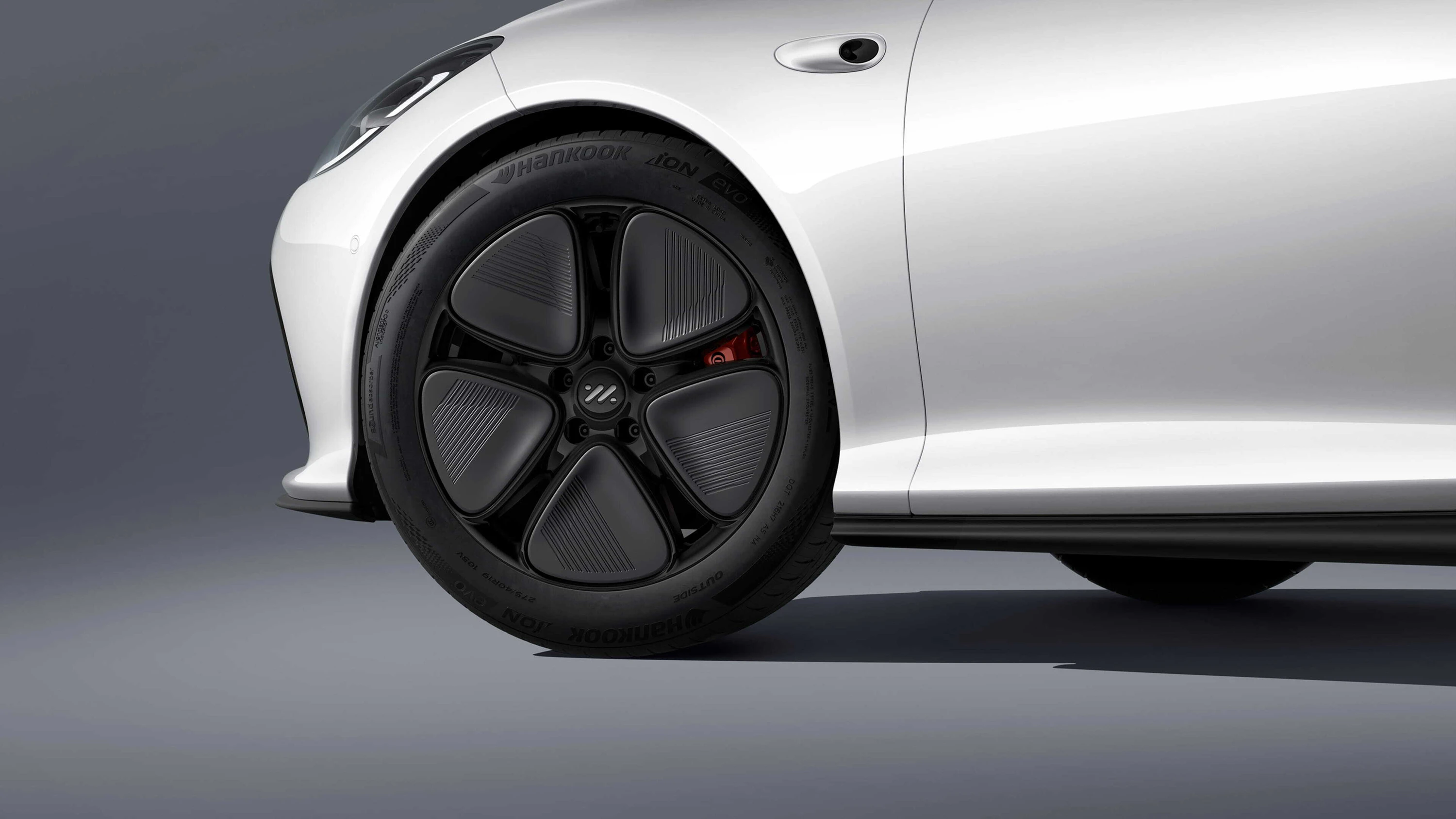MG IM5 Standard Range wheels view