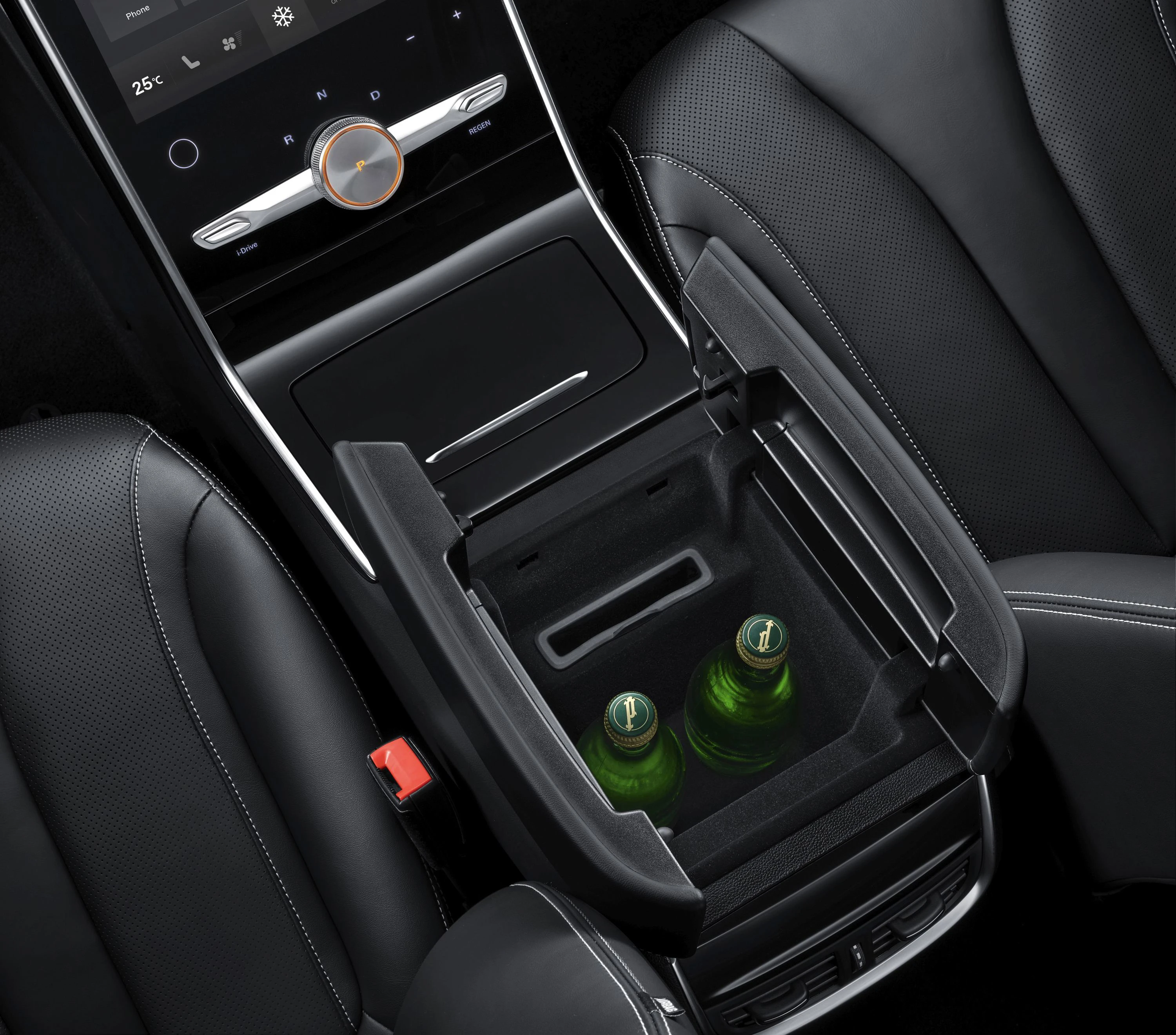 MG Marvel R Electric interior view