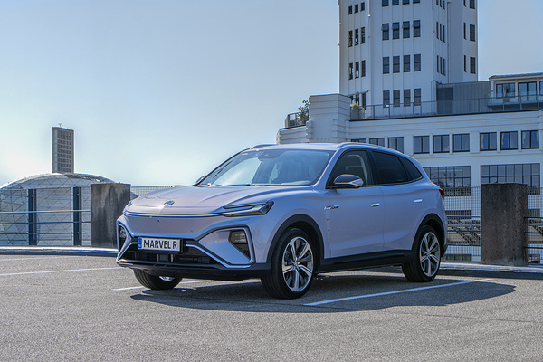 MG Marvel R Electric exterior view