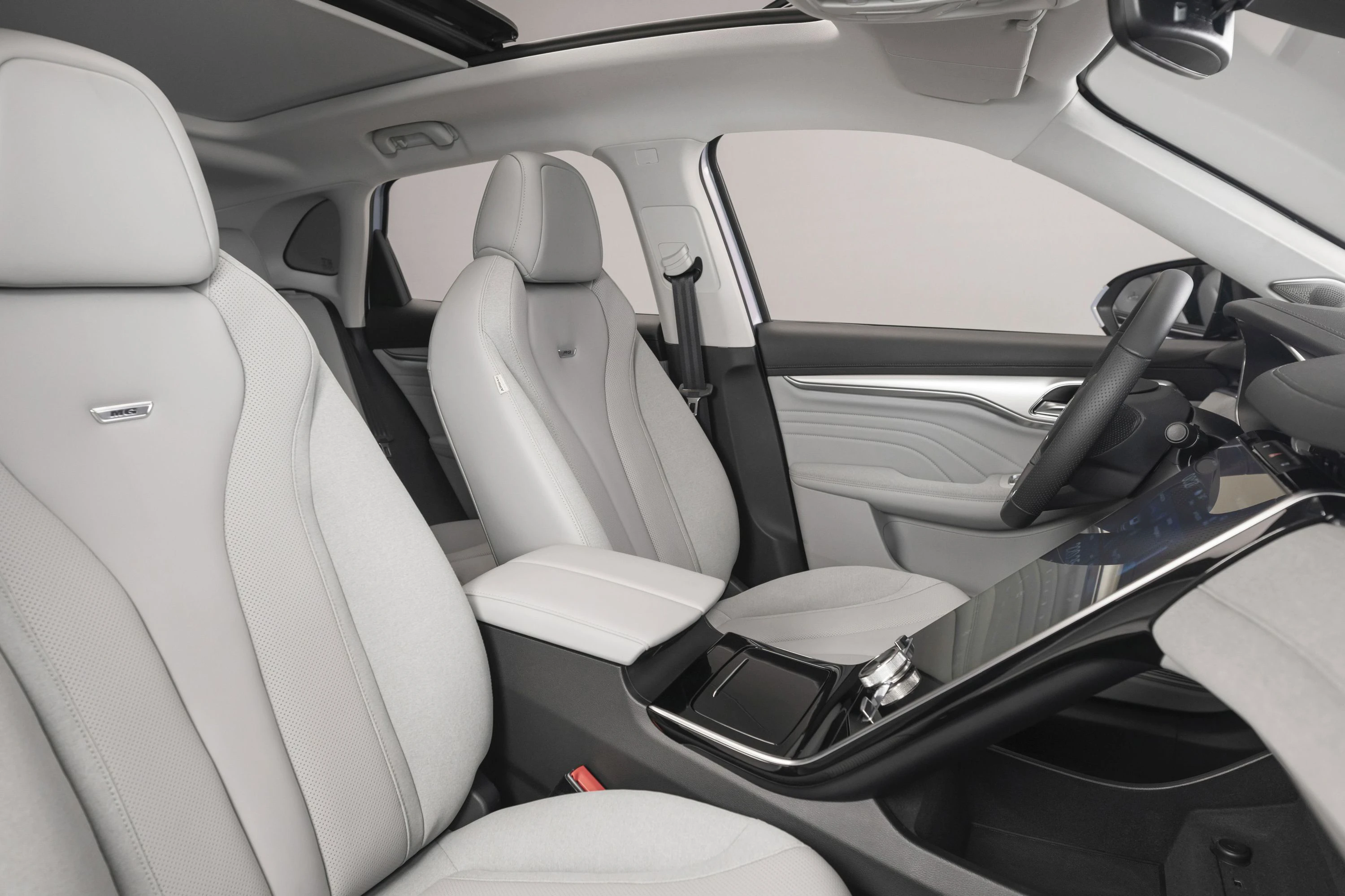 MG Marvel R Electric Performance frontseats view