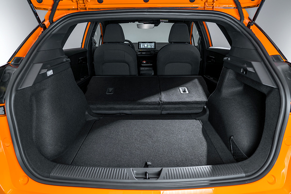 MG MG4 Electric Standard trunk view