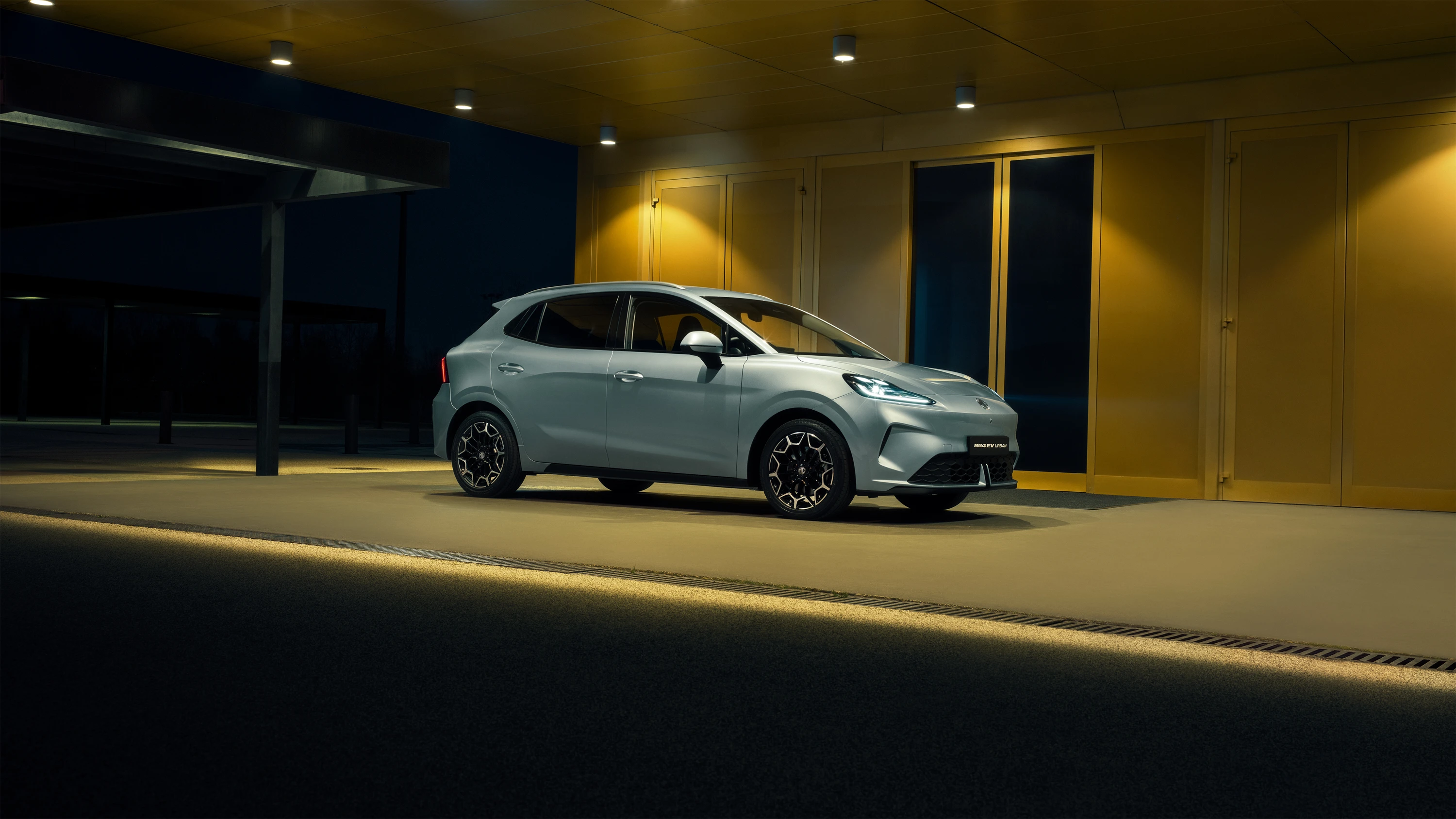MG MG4 Urban Comfort Long Range exterior view