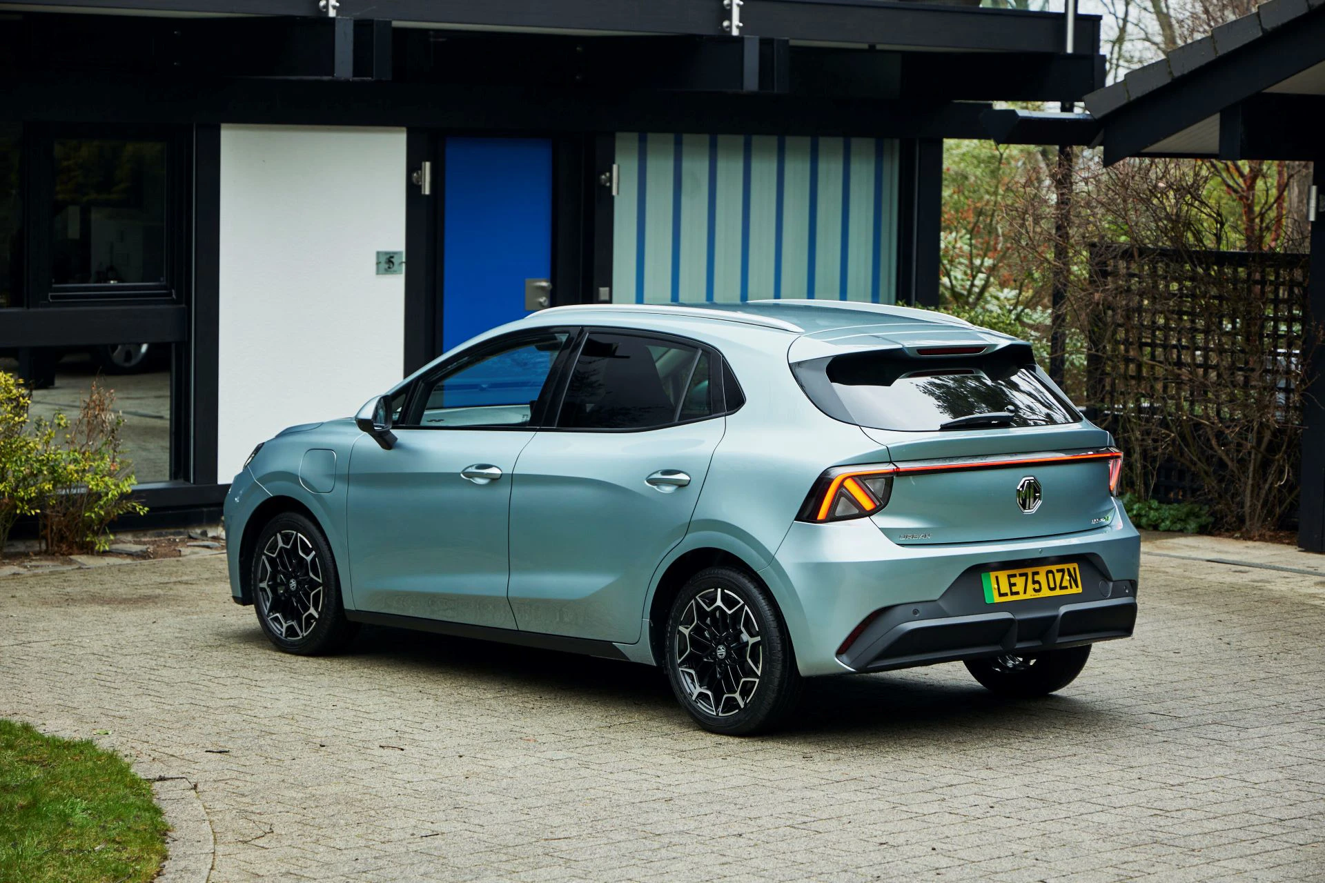 MG MG4 Urban Comfort Long Range exterior view