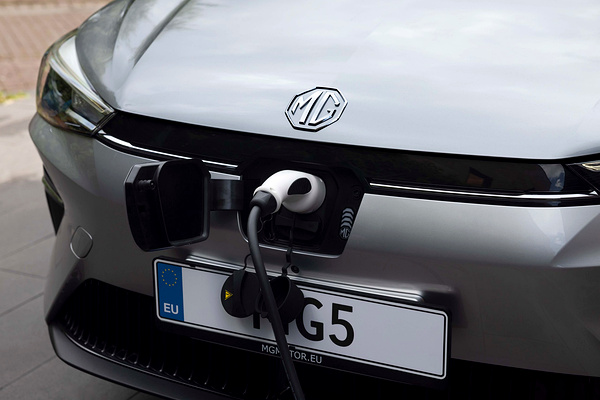 MG MG5 Electric Long Range charging view