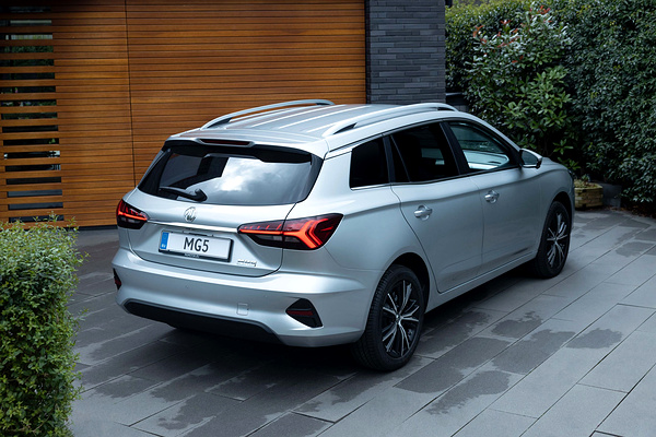 MG MG5 Electric Long Range exterior view
