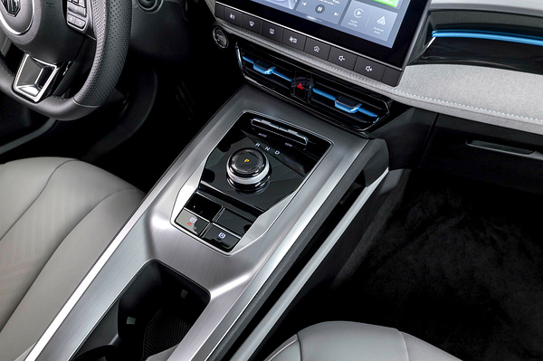 MG MG5 Electric Long Range interior view