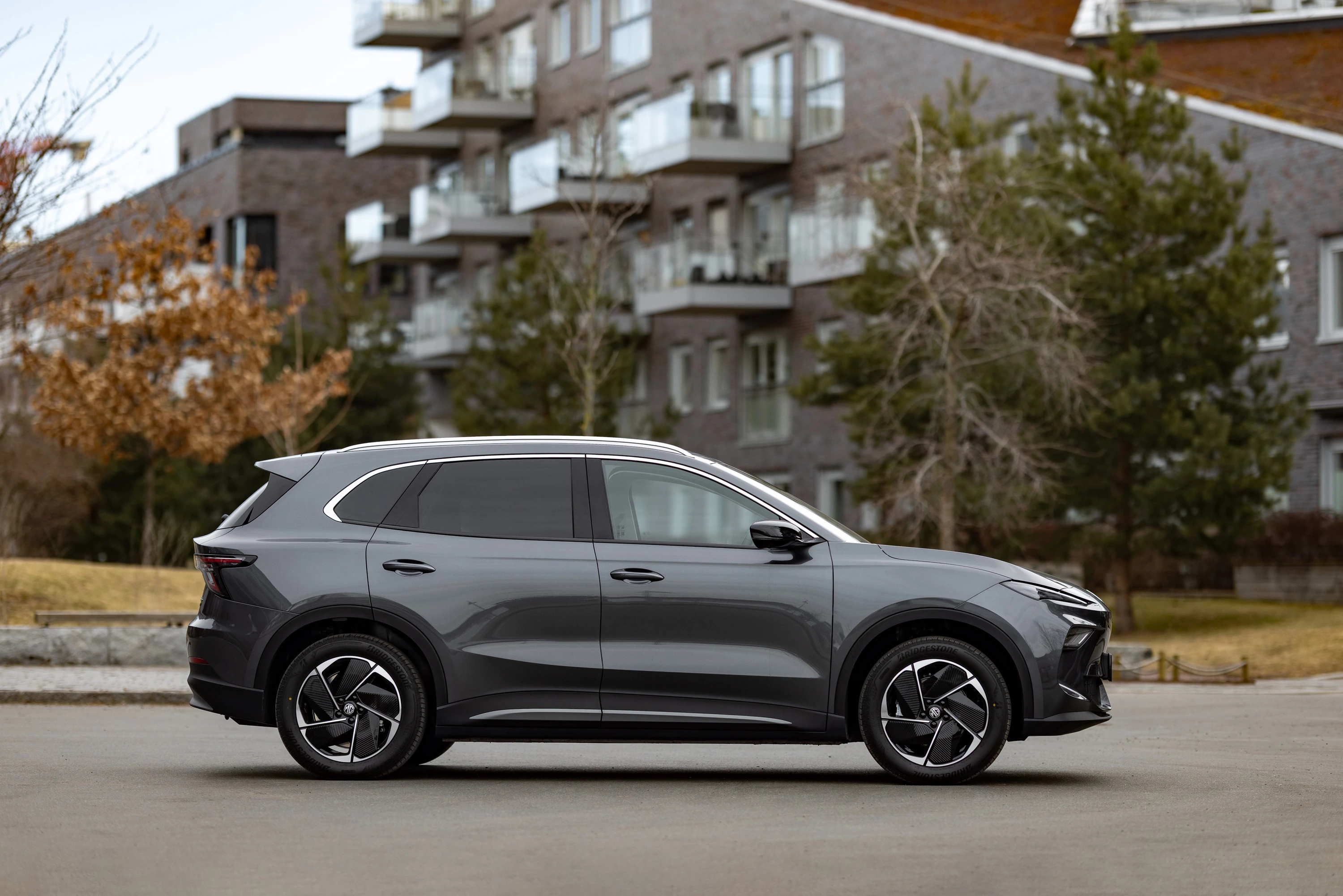 MG MGS5 EV Standard Range exterior view