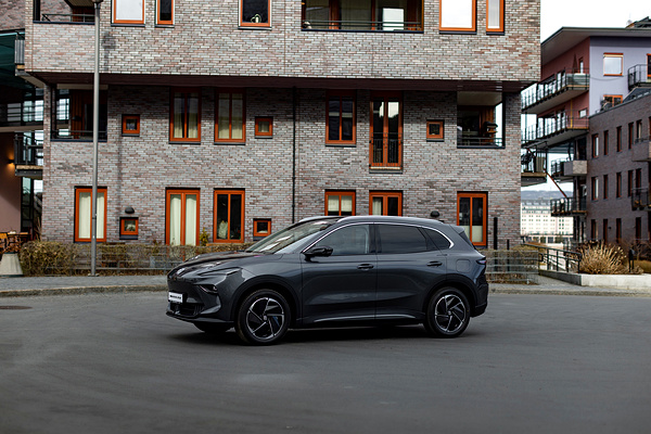 MG MGS5 EV Standard Range exterior view