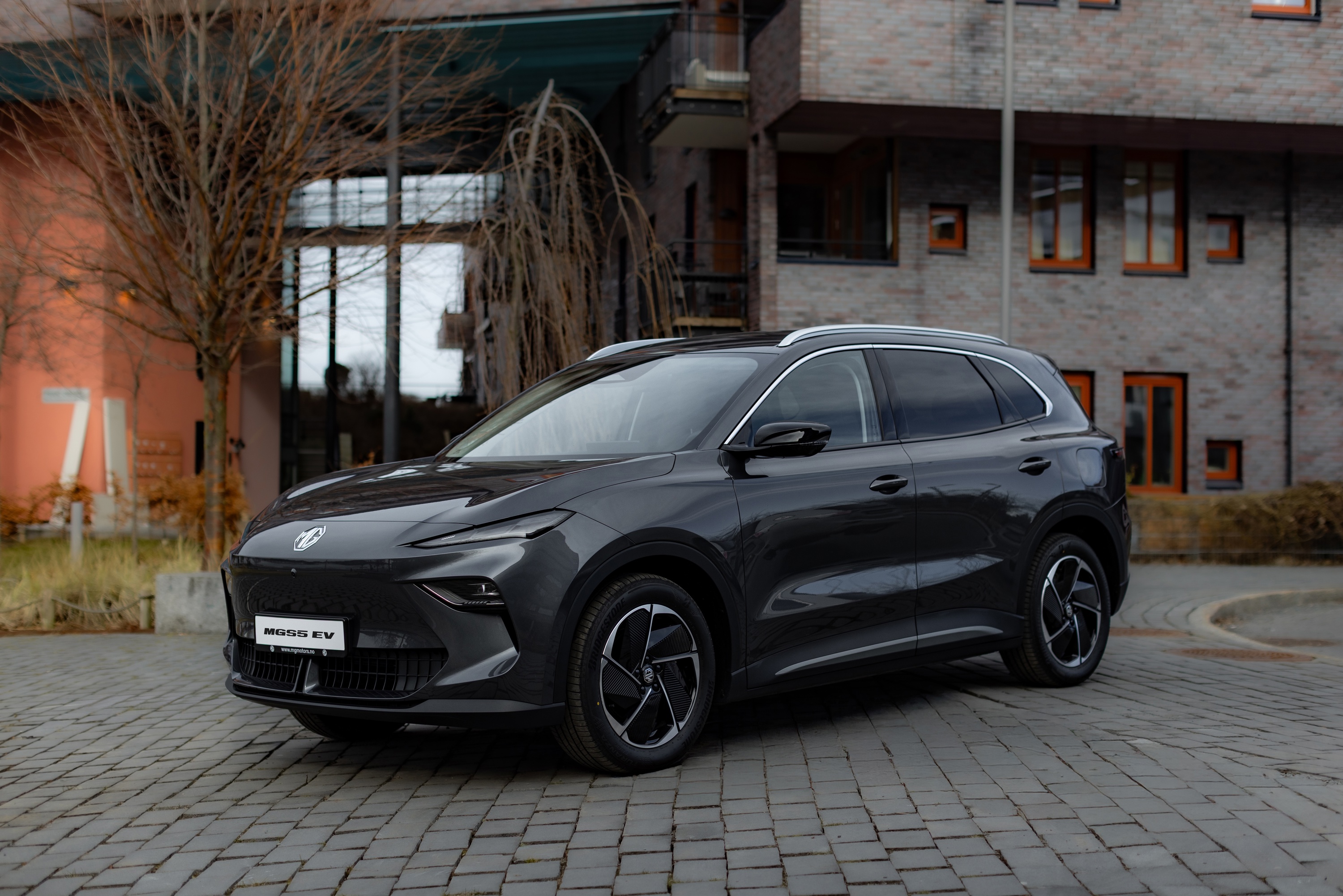 MG MGS5 EV Standard Range electric vehicle exterior