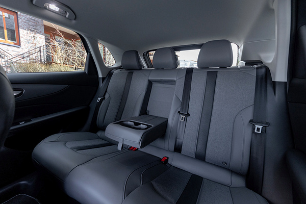 MG MGS5 EV Standard Range secondrowseats view