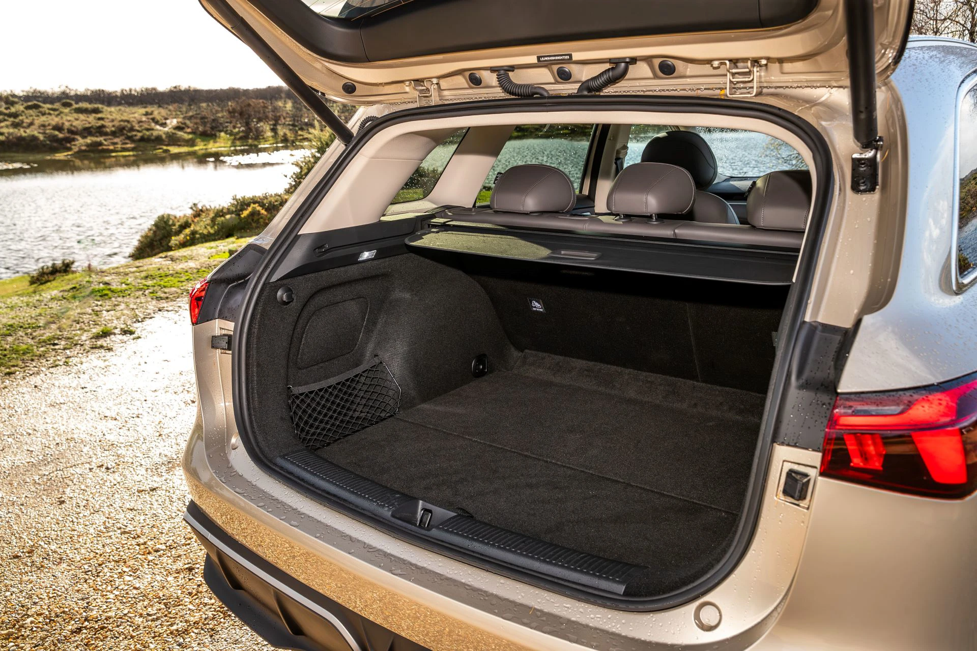 MG MGS6 EV AWD trunk view