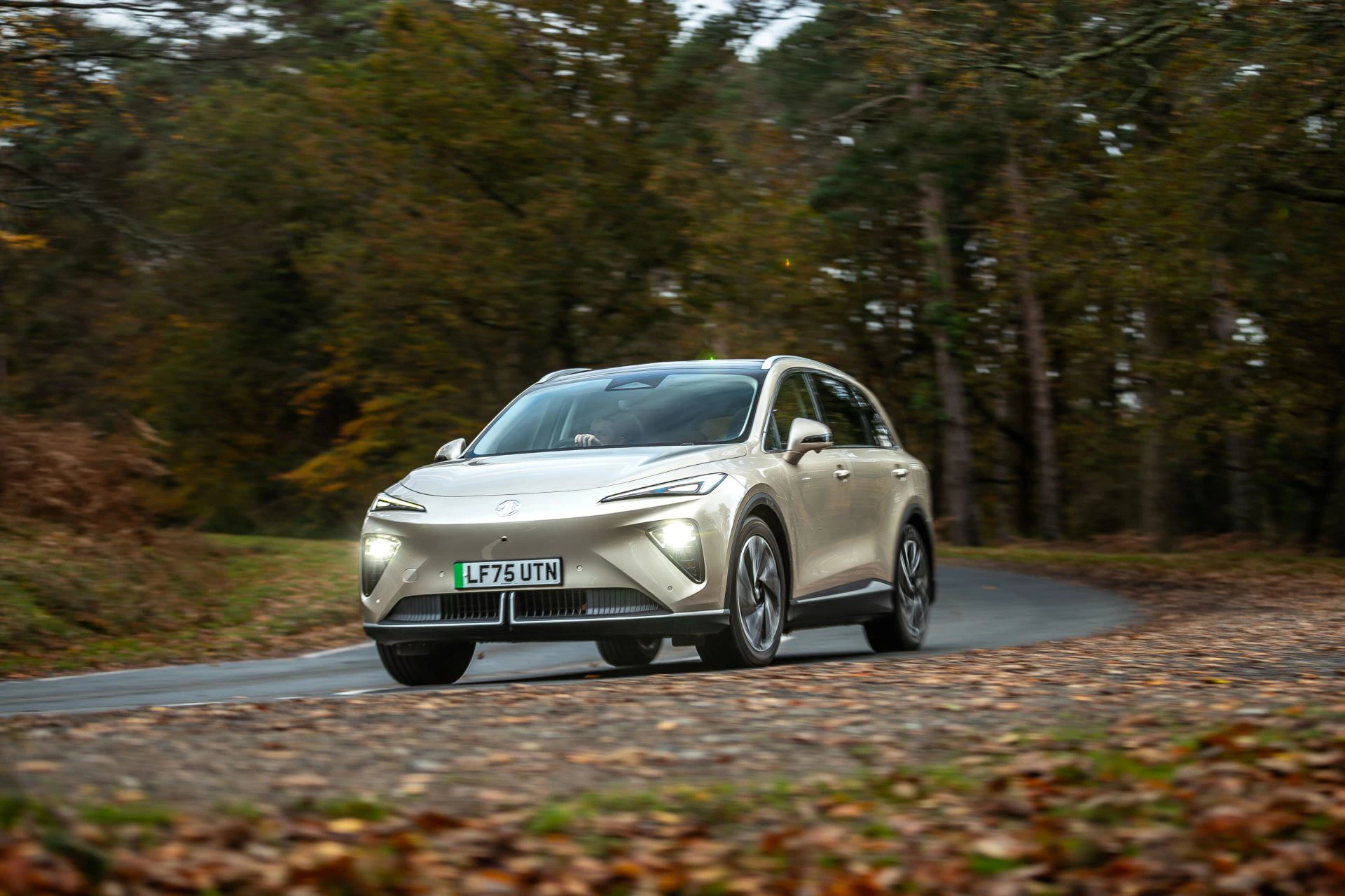 MG MGS6 EV AWD exterior view