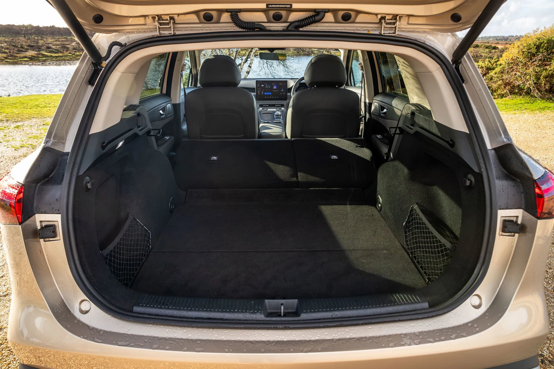 MG MGS6 EV AWD trunk view