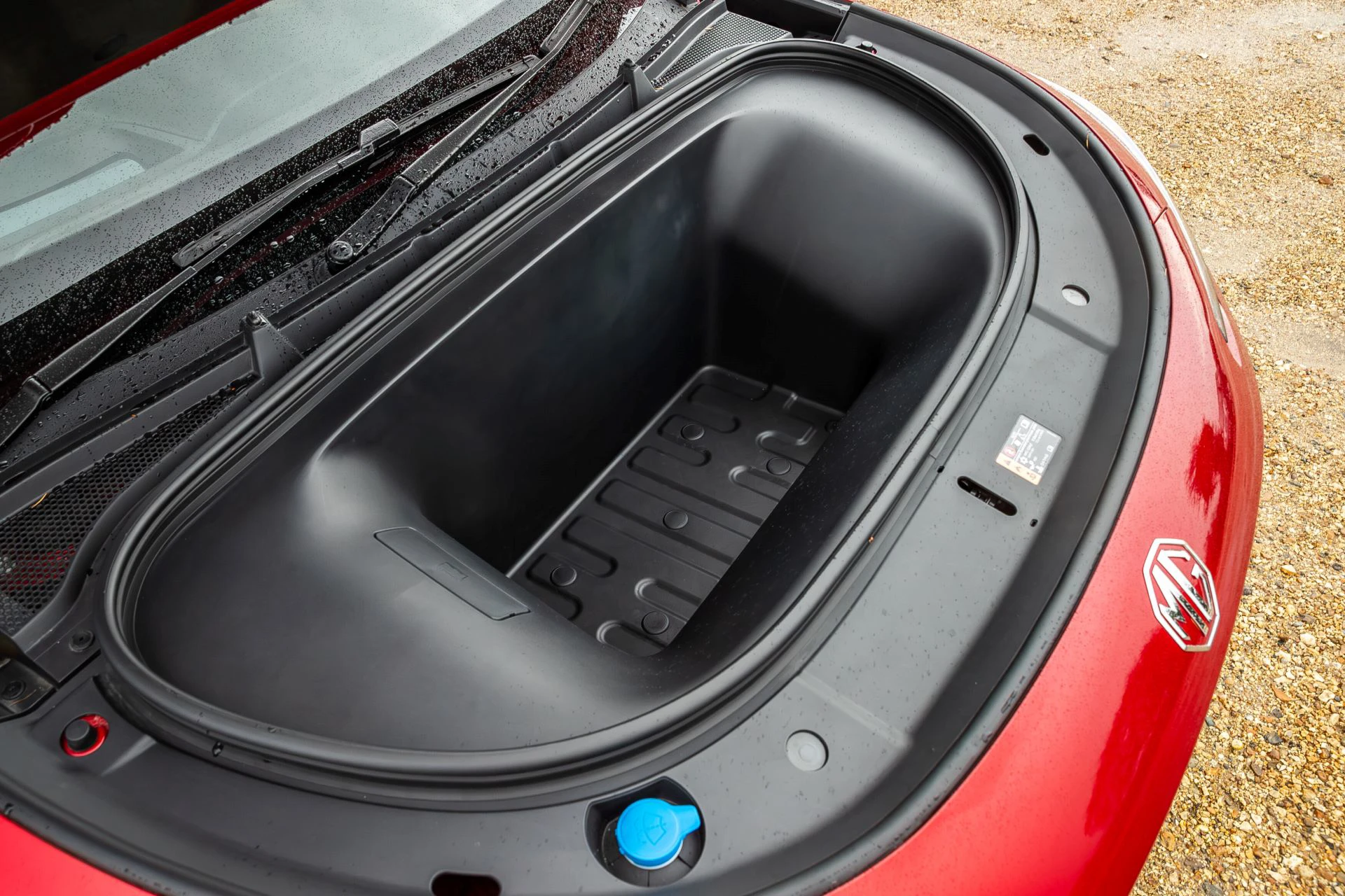 MG MGS6 EV AWD frunk view