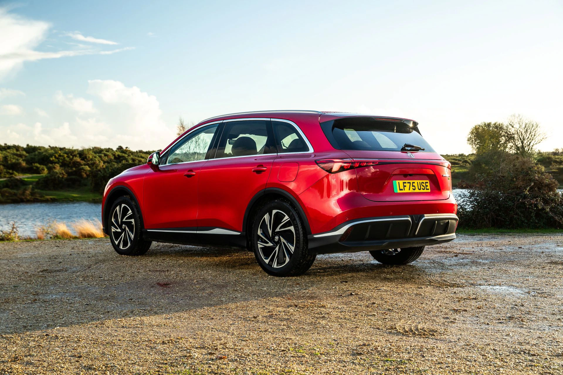 MG MGS6 EV AWD exterior view