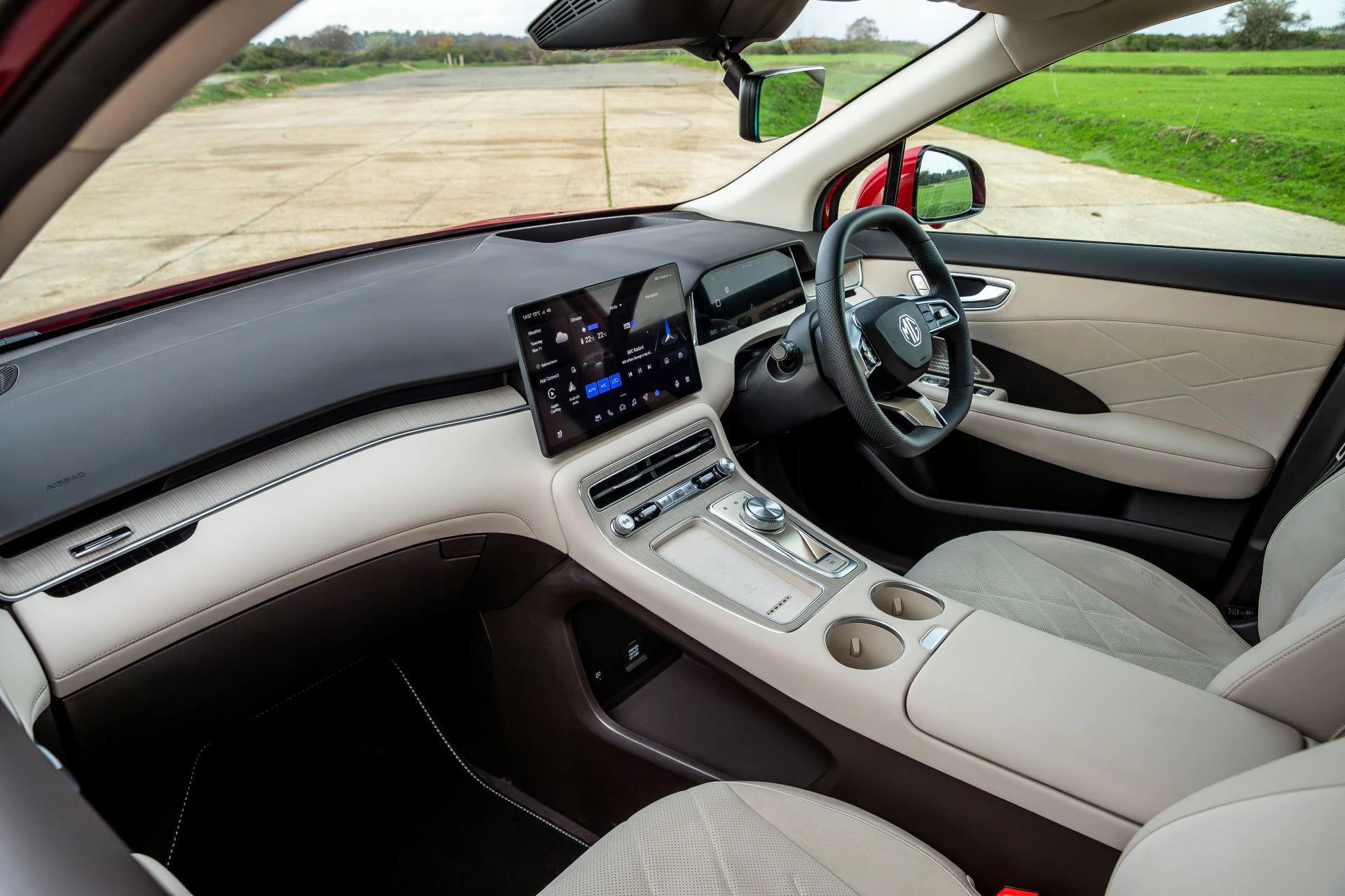 MG MGS6 EV AWD interior view