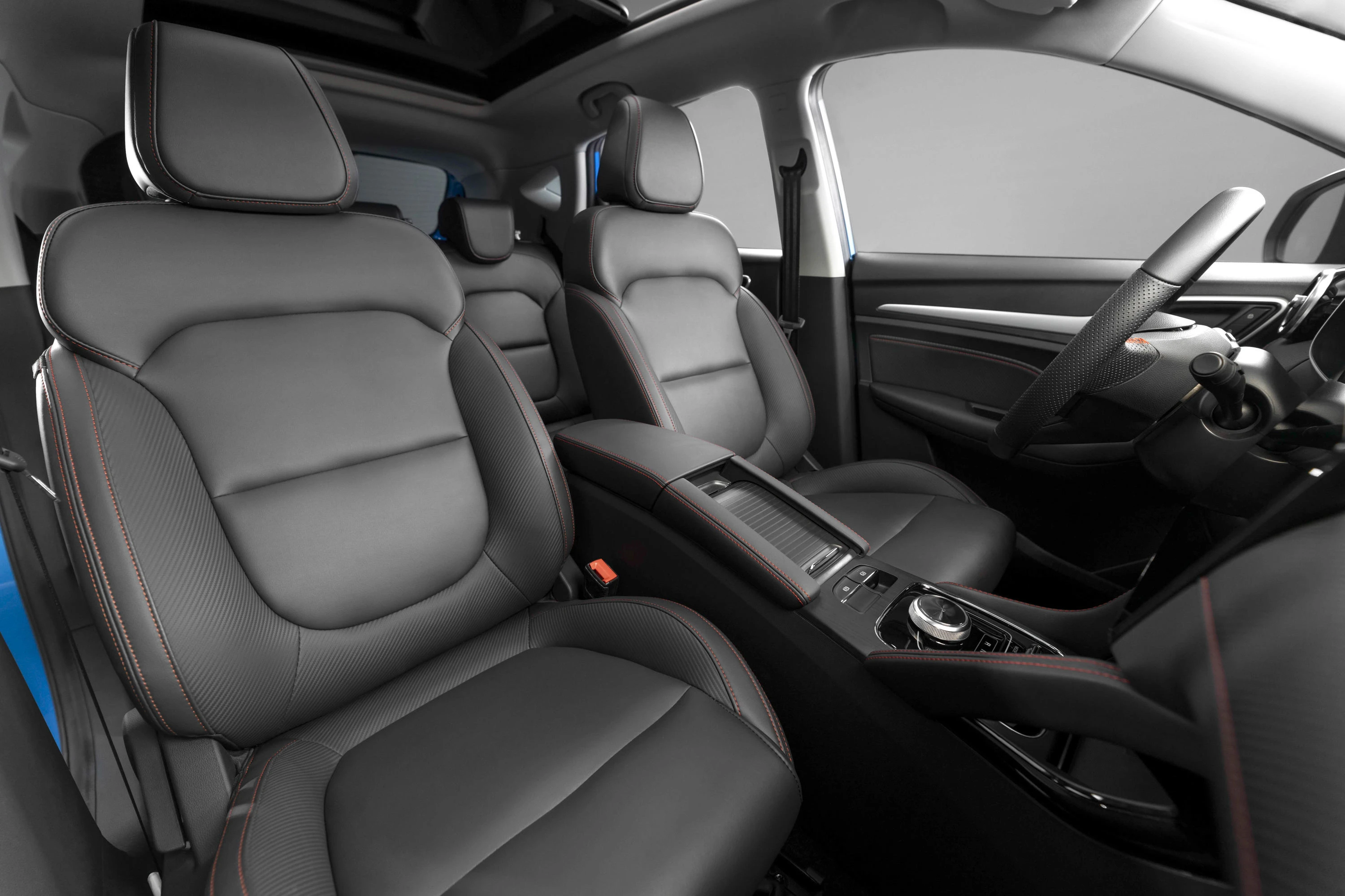 MG ZS EV Standard Range frontseats view