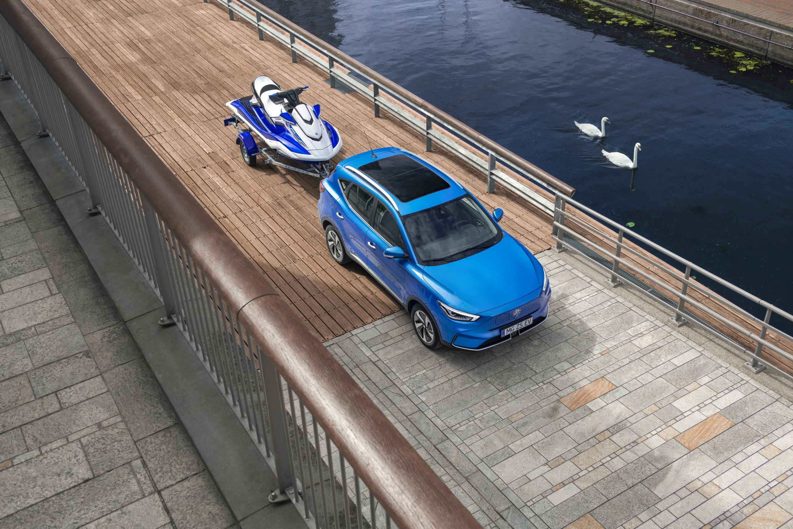 MG ZS EV Standard Range trailer view