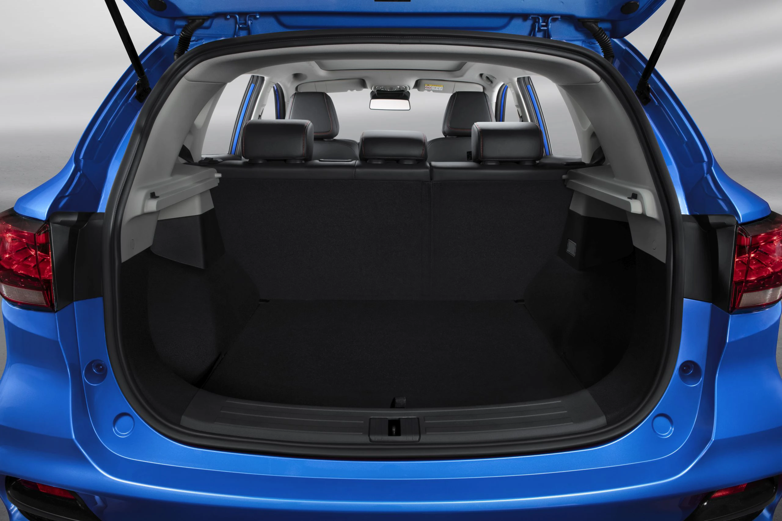 MG ZS EV Standard Range trunk view