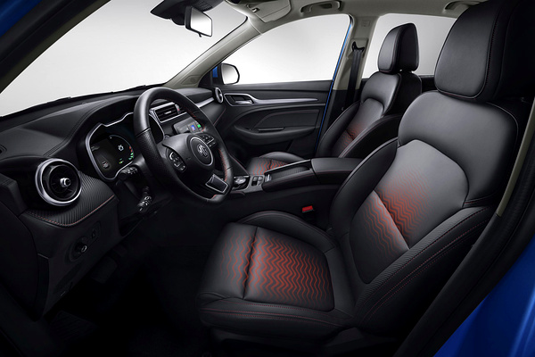 MG ZS EV Standard Range frontseats view