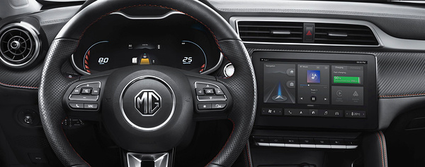 MG ZS EV Standard Range screens view