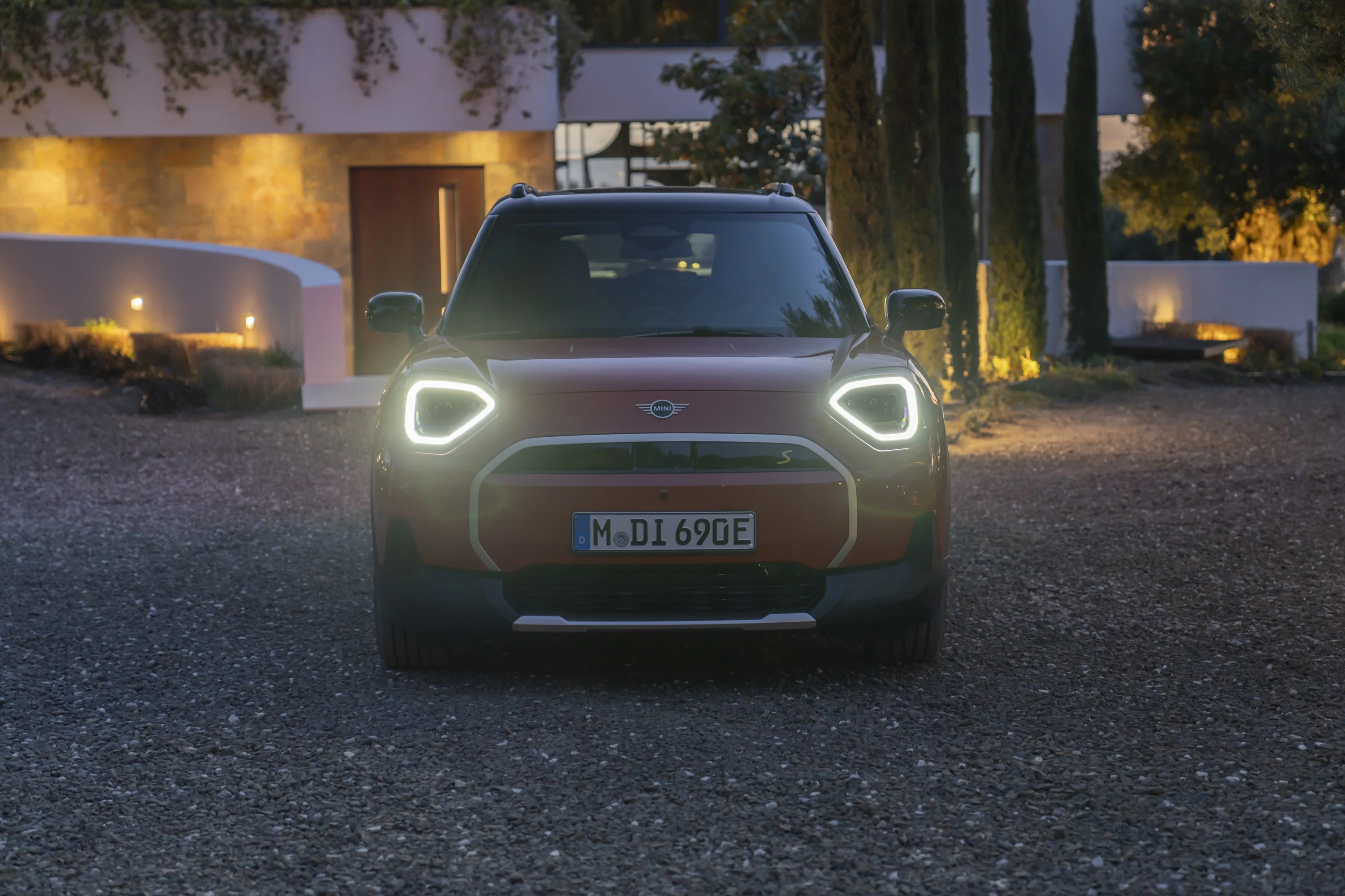 Mini Aceman SE headlights view