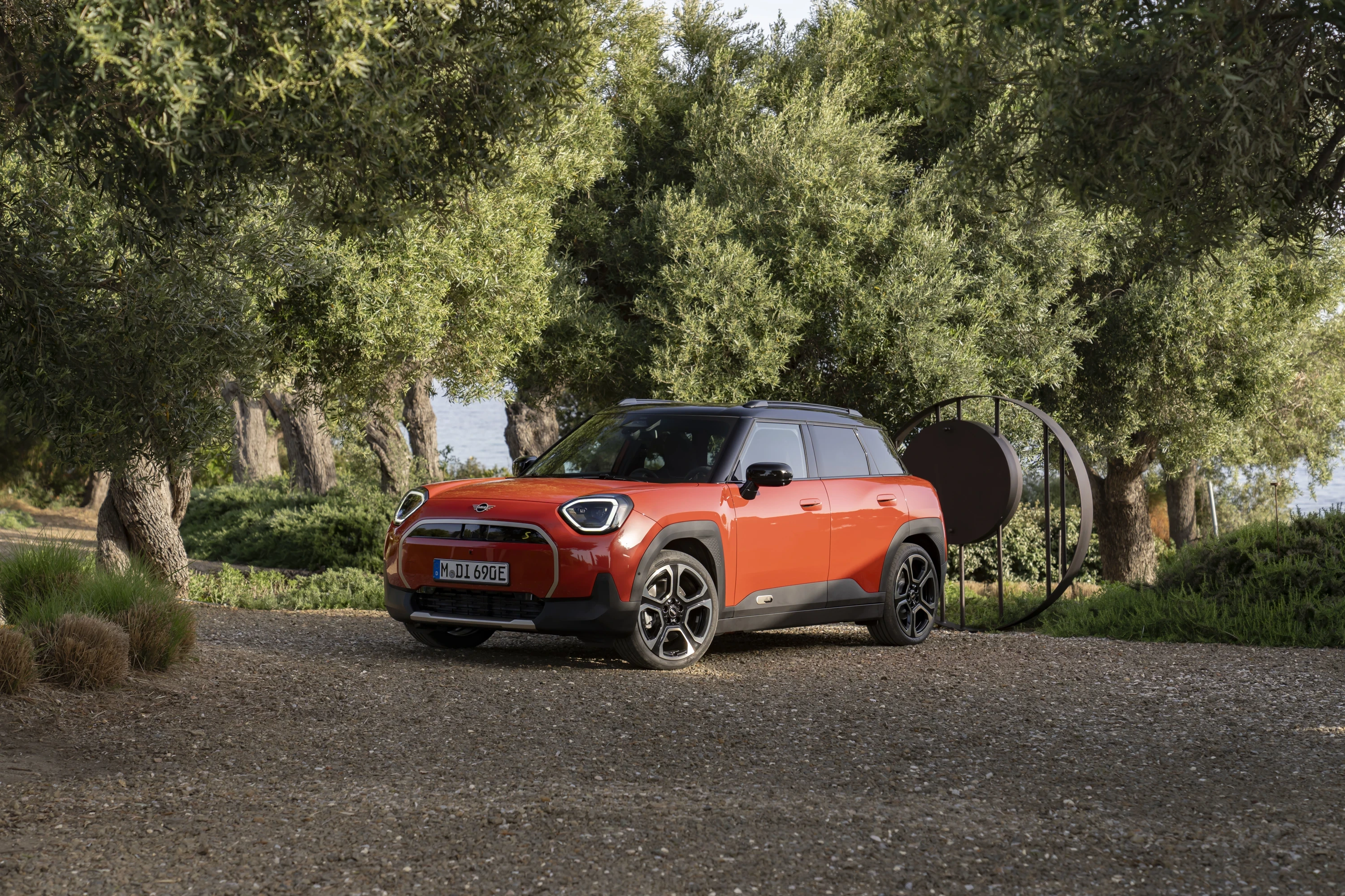 Mini Aceman SE exterior view