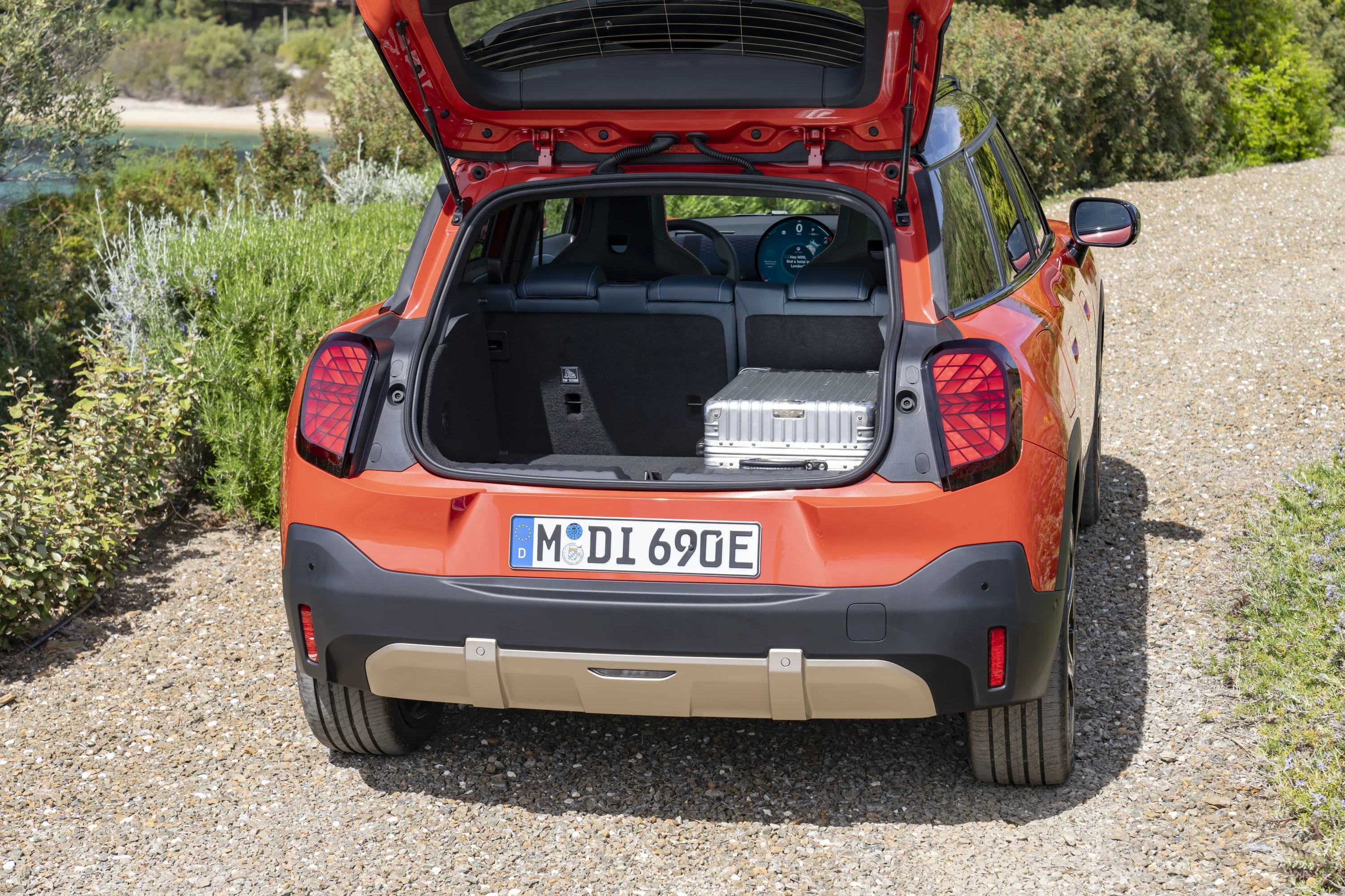 Mini Aceman SE trunk view