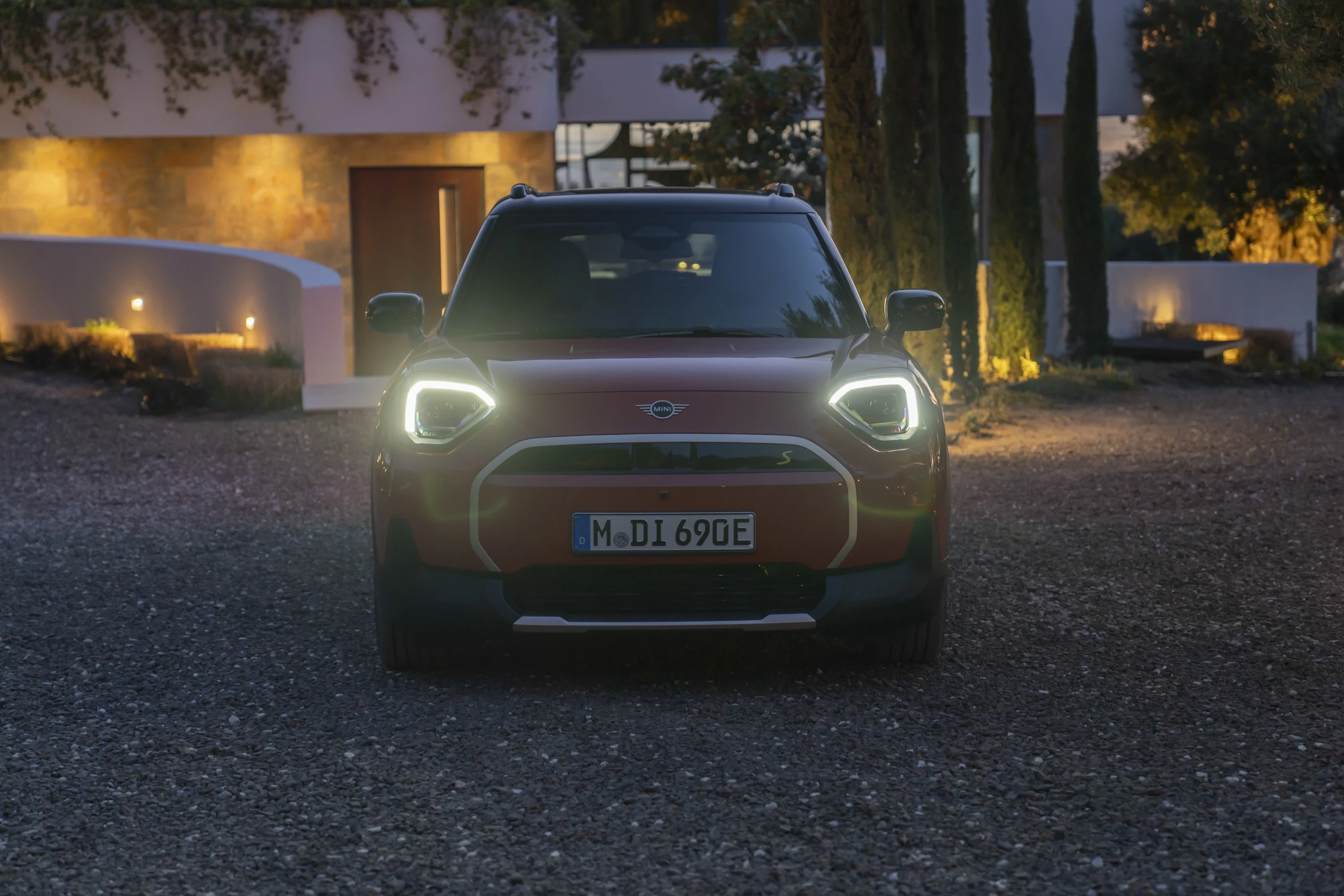 Mini Aceman SE headlights view