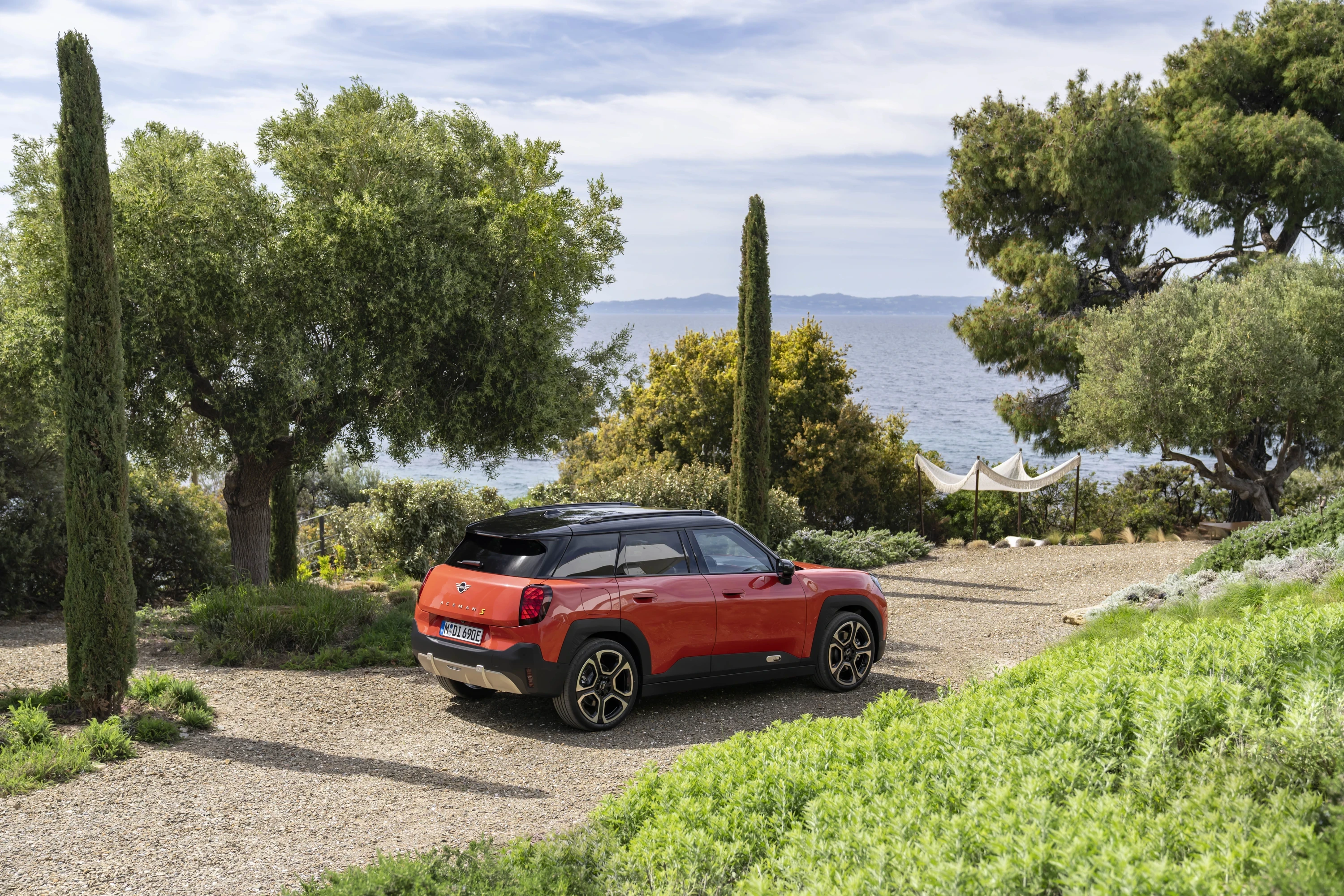 Mini Aceman SE exterior view