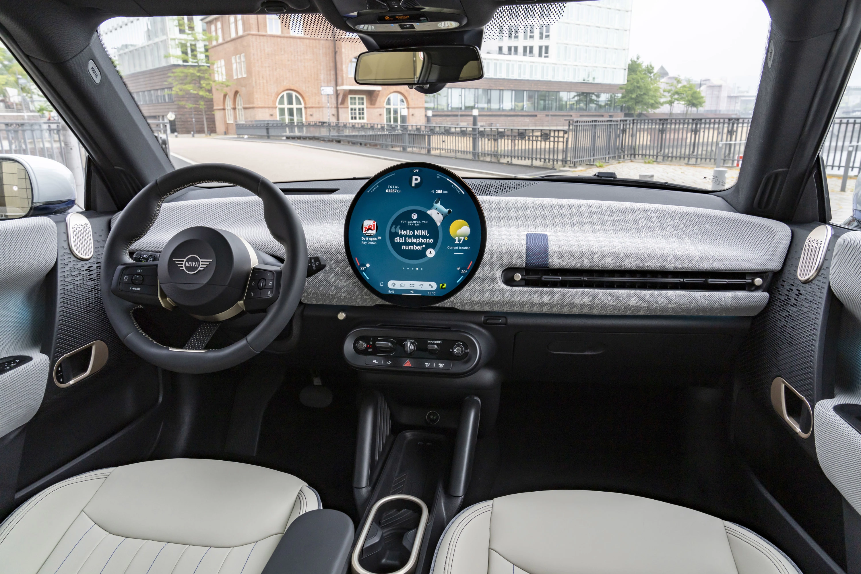 Mini Cooper SE interior view