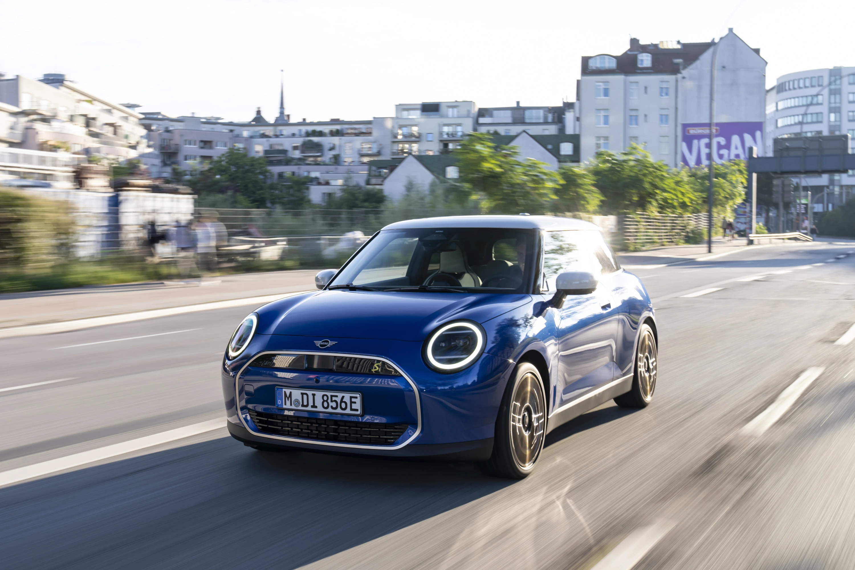 Mini Cooper SE headlights view